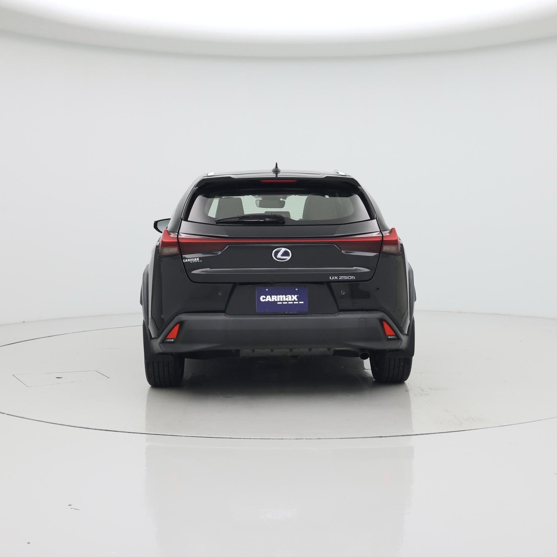 Thumbnail: 2020 Lexus UX - 6