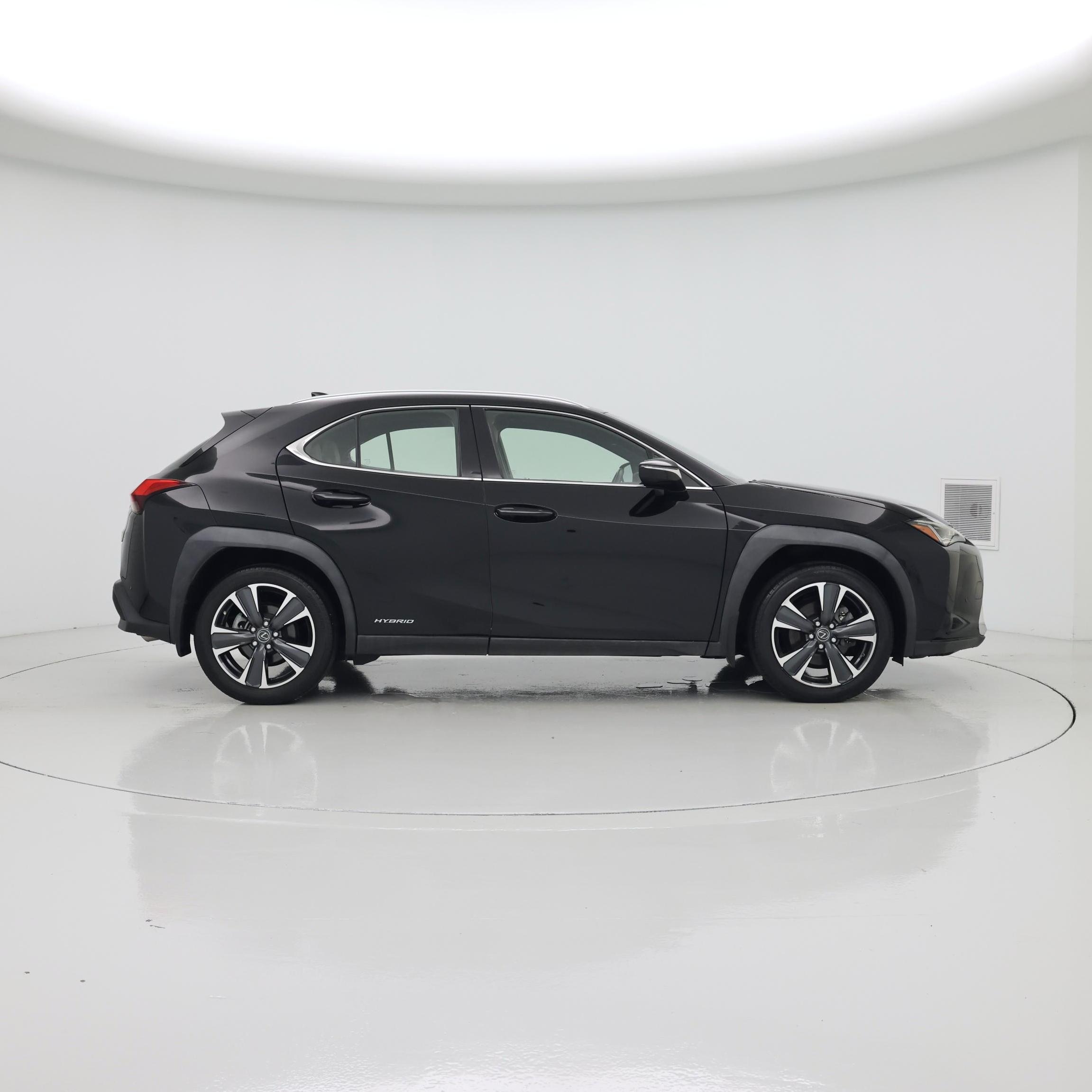 Thumbnail: 2020 Lexus UX - 7