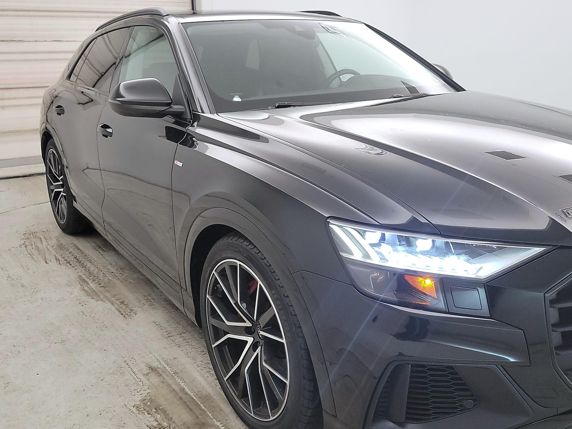 Thumbnail: 2022 Audi Q8 - 1
