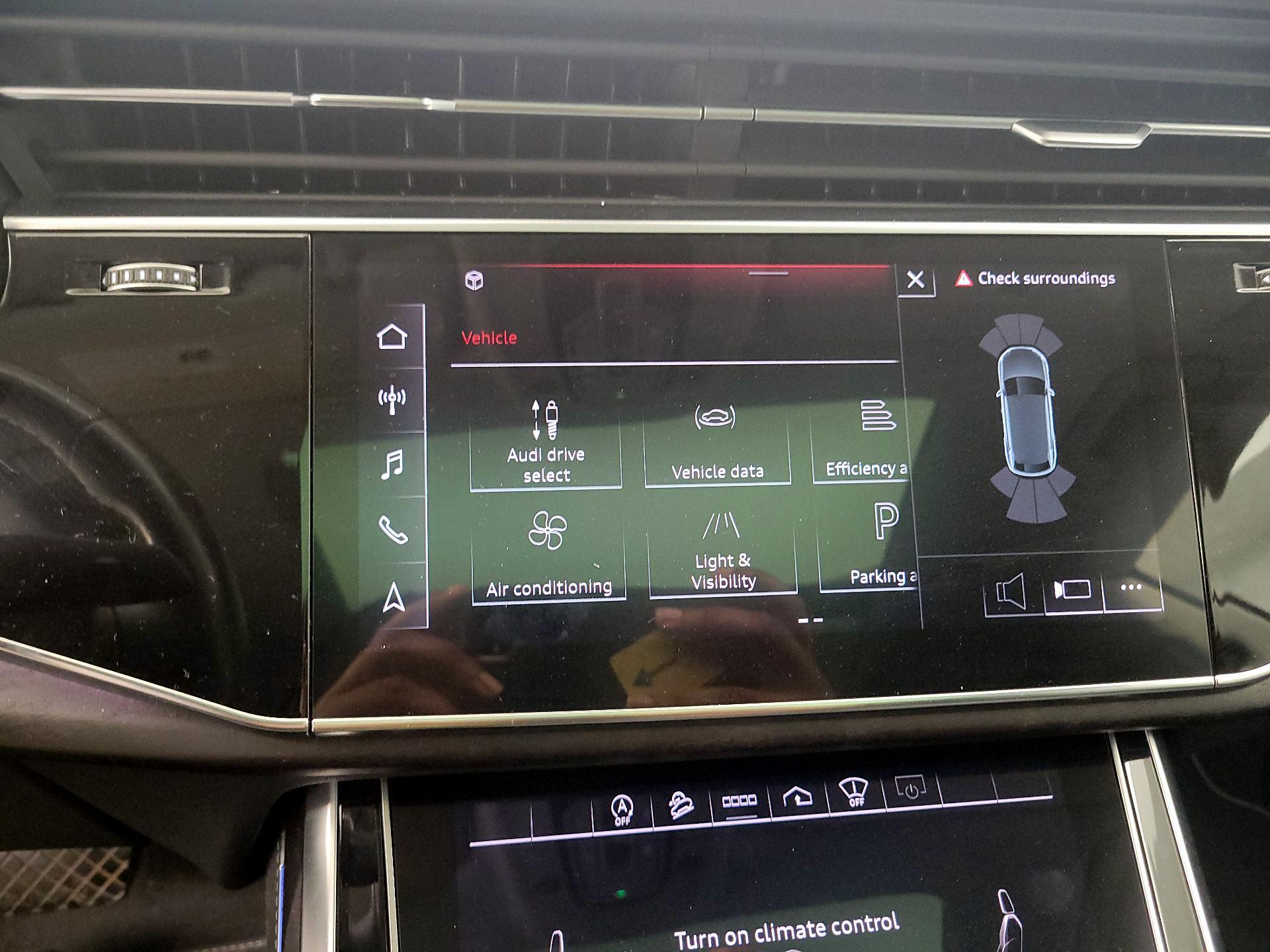 Thumbnail: 2022 Audi Q8 - 13