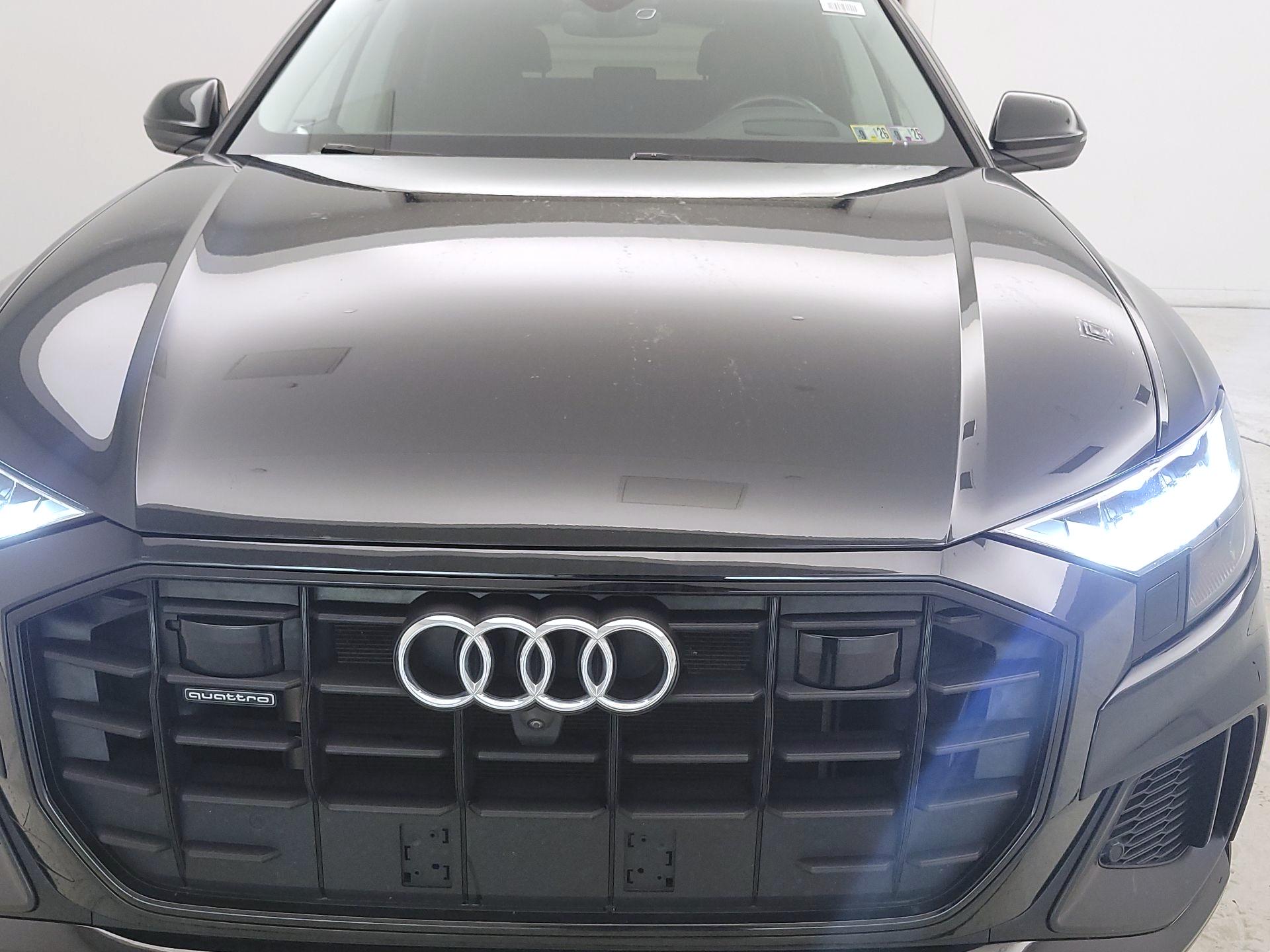 Thumbnail: 2022 Audi Q8 - 2