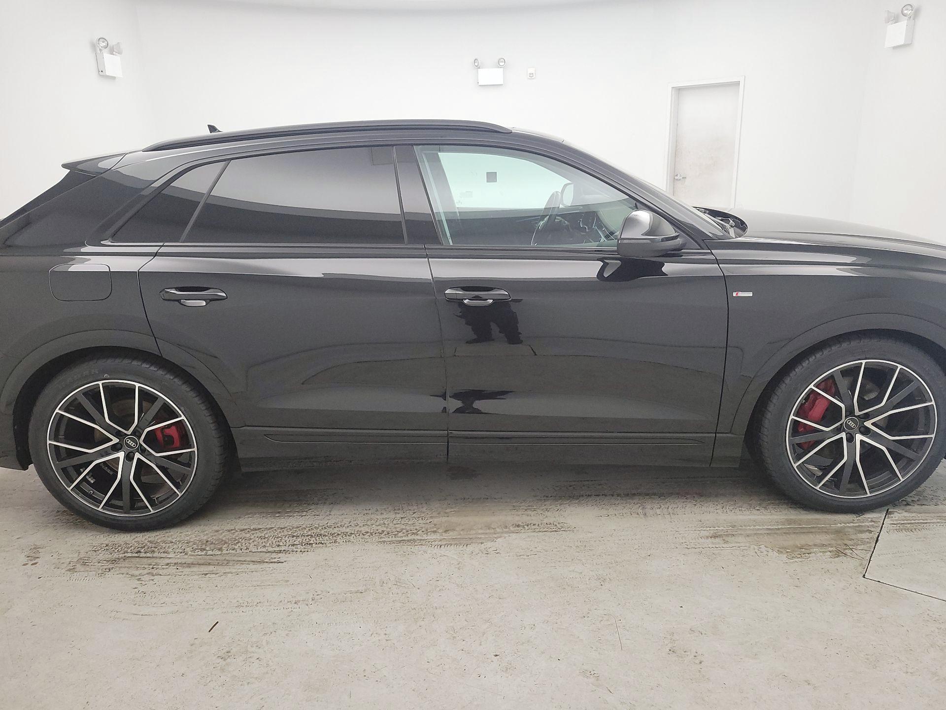Thumbnail: 2022 Audi Q8 - 4