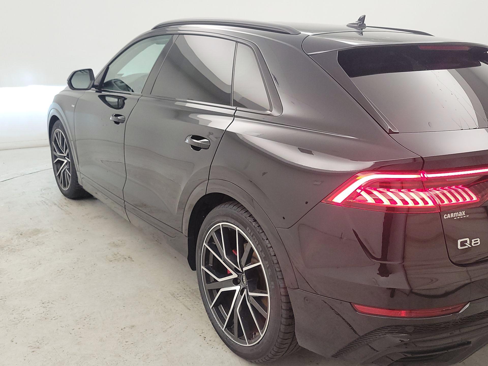 Thumbnail: 2022 Audi Q8 - 7