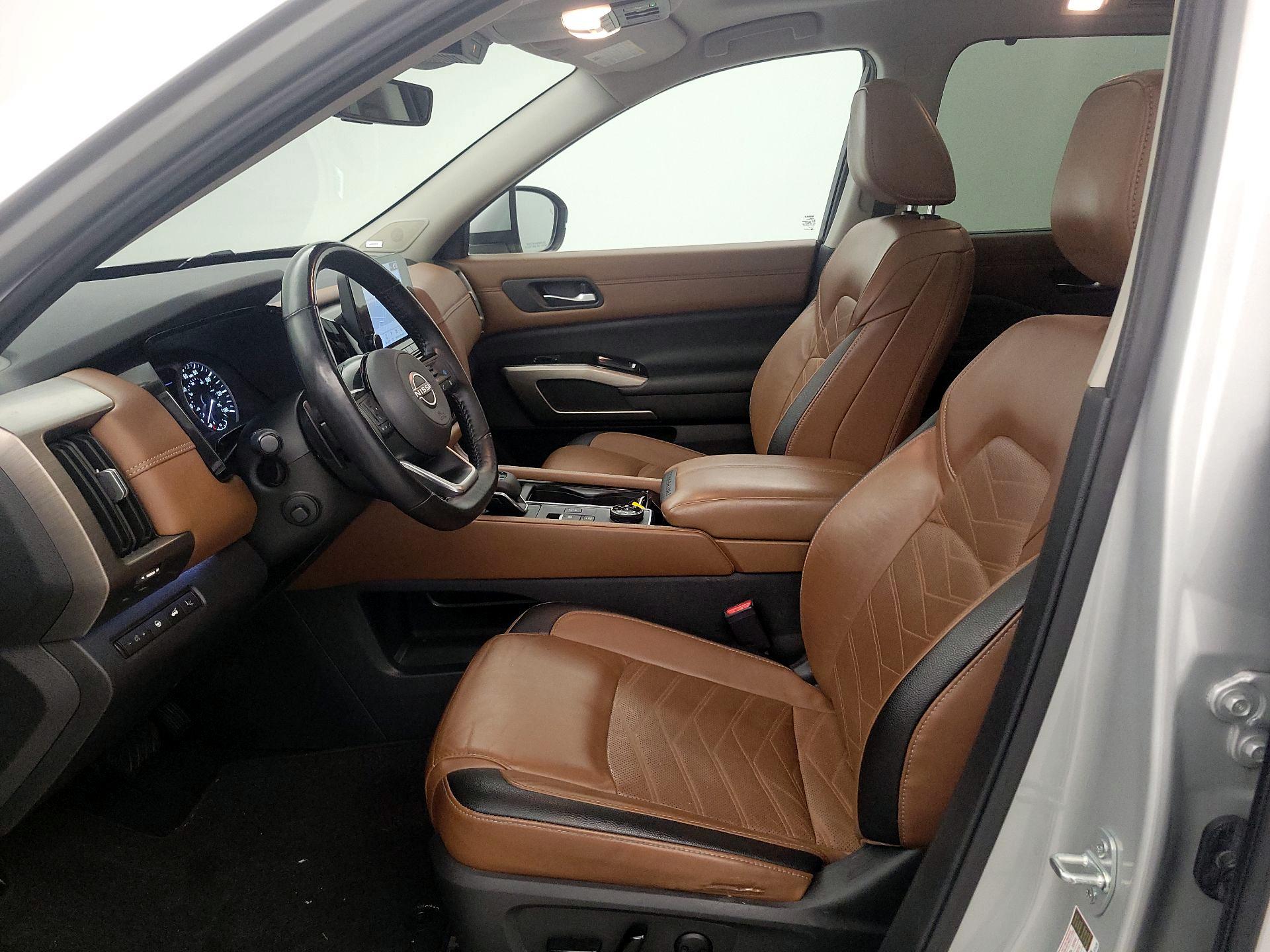 Thumbnail: 2023 Nissan Pathfinder - 9