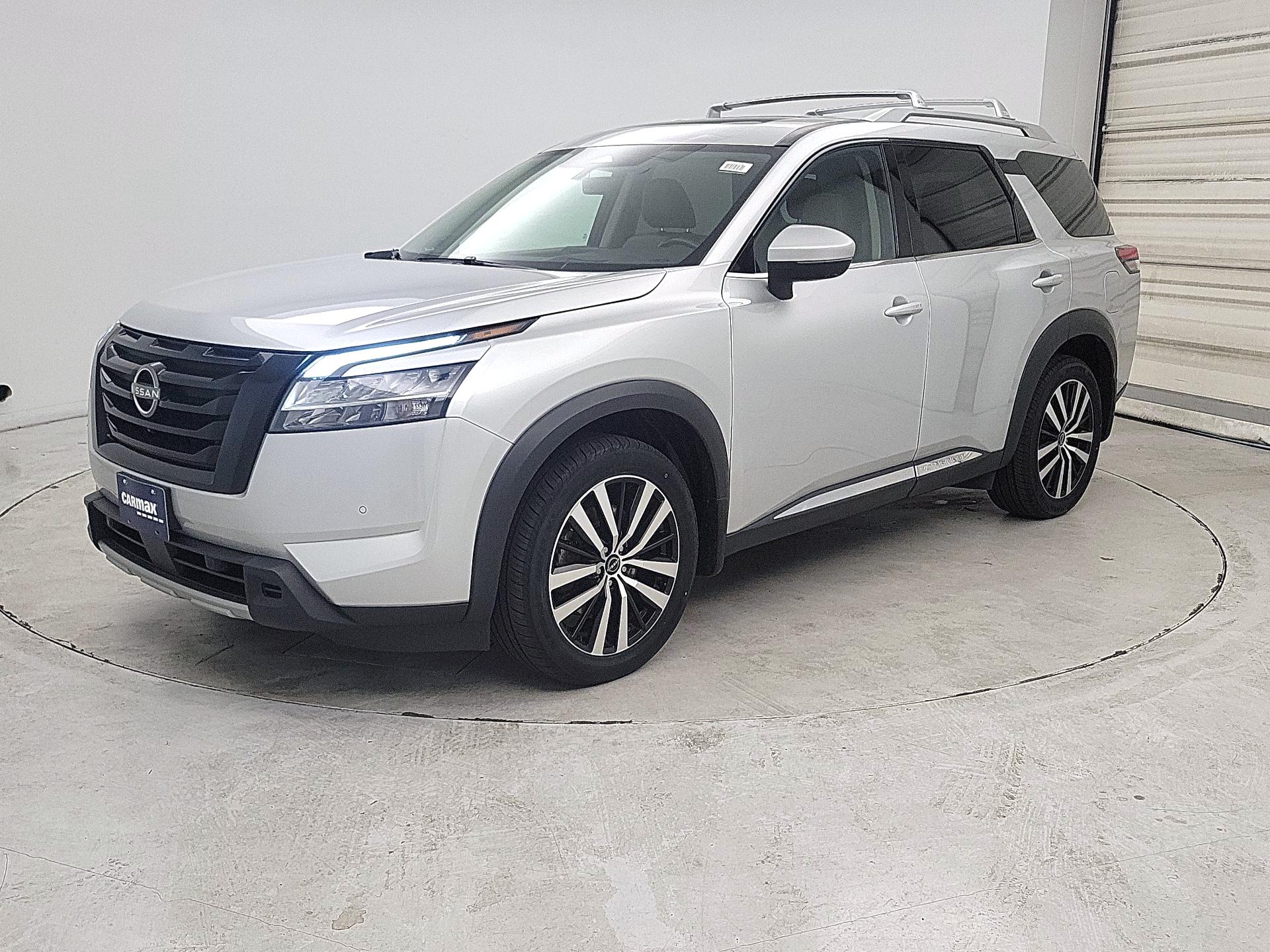 Thumbnail: 2023 Nissan Pathfinder - 3