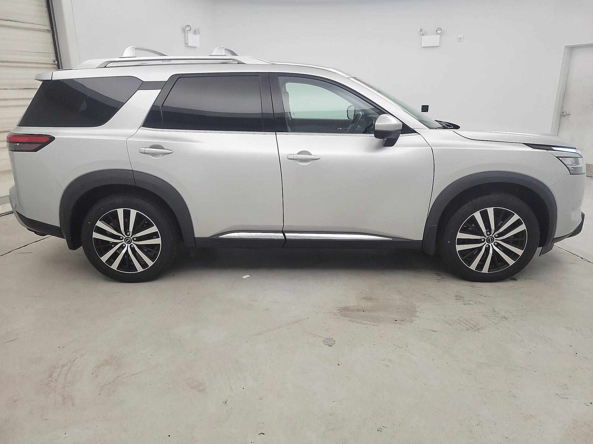 Thumbnail: 2023 Nissan Pathfinder - 4
