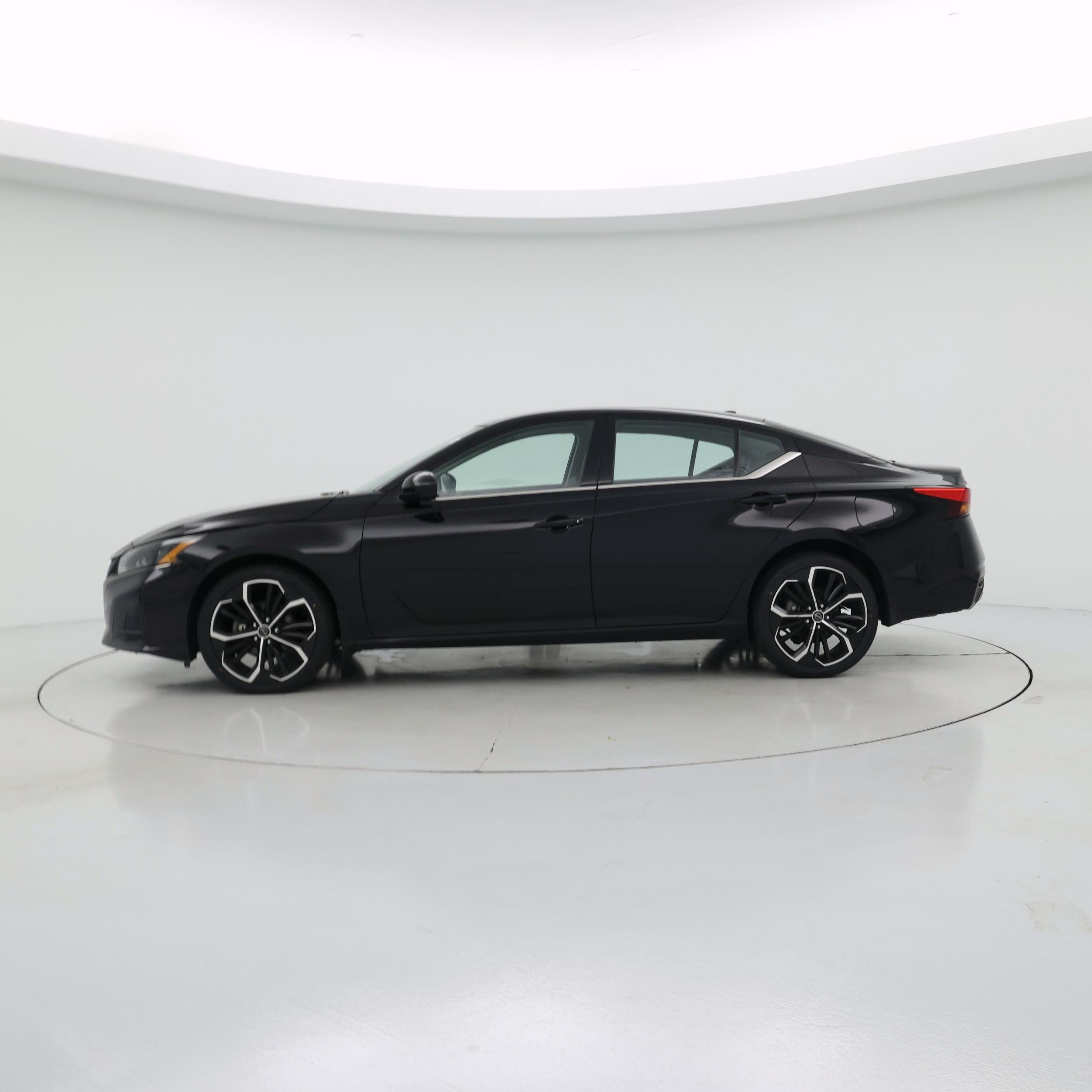 Thumbnail: 2023 Nissan Altima - 3