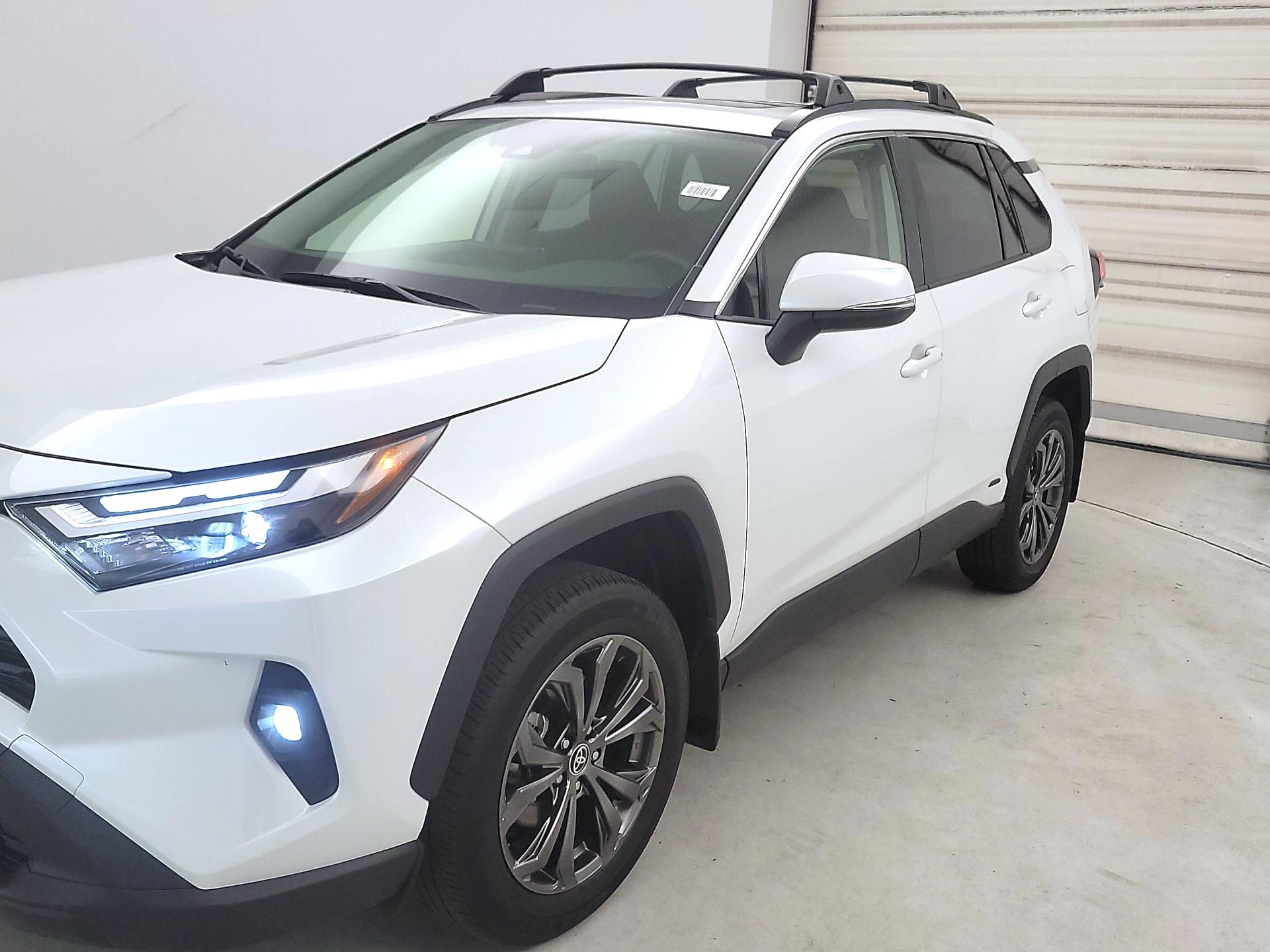 Thumbnail: 2025 Toyota RAV4 - 3
