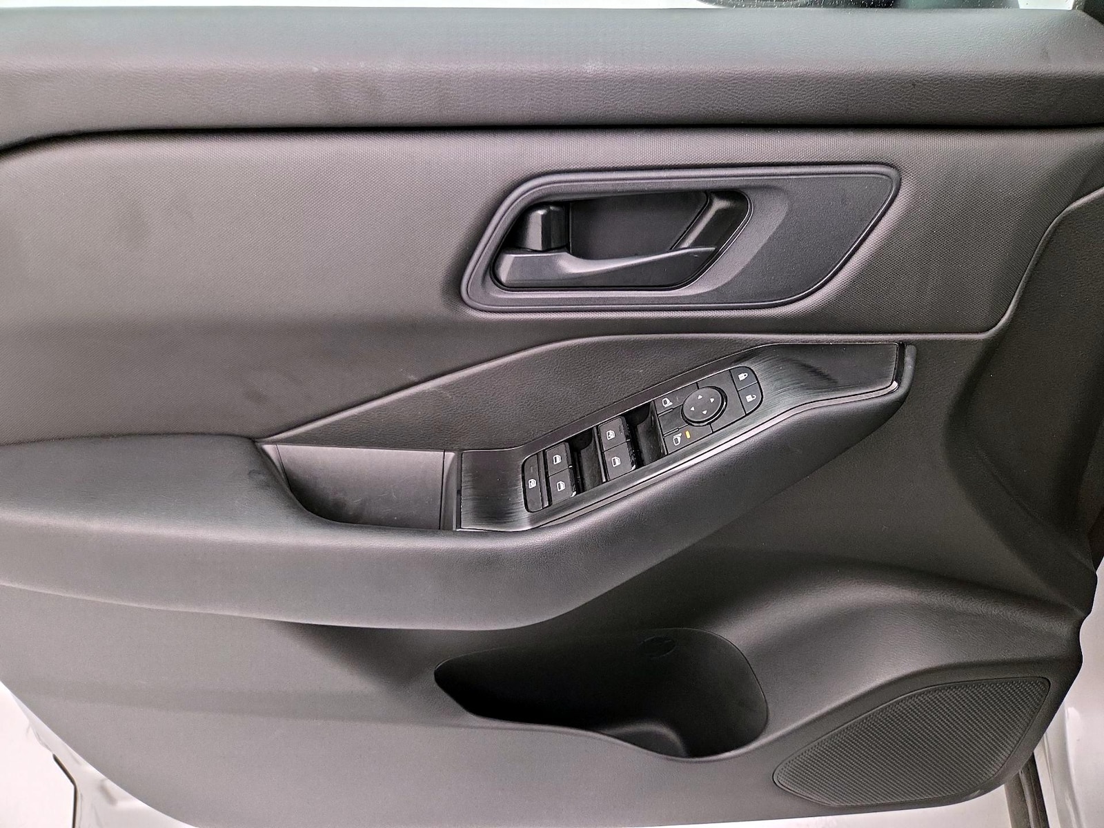2024 Nissan Rogue S - Photo 13