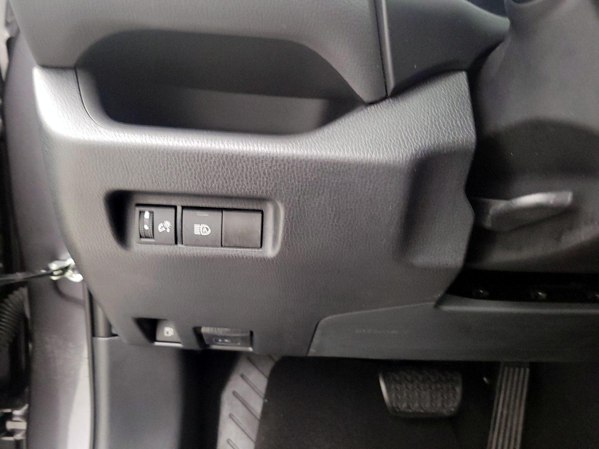 Thumbnail: 2021 Toyota RAV4 - 11