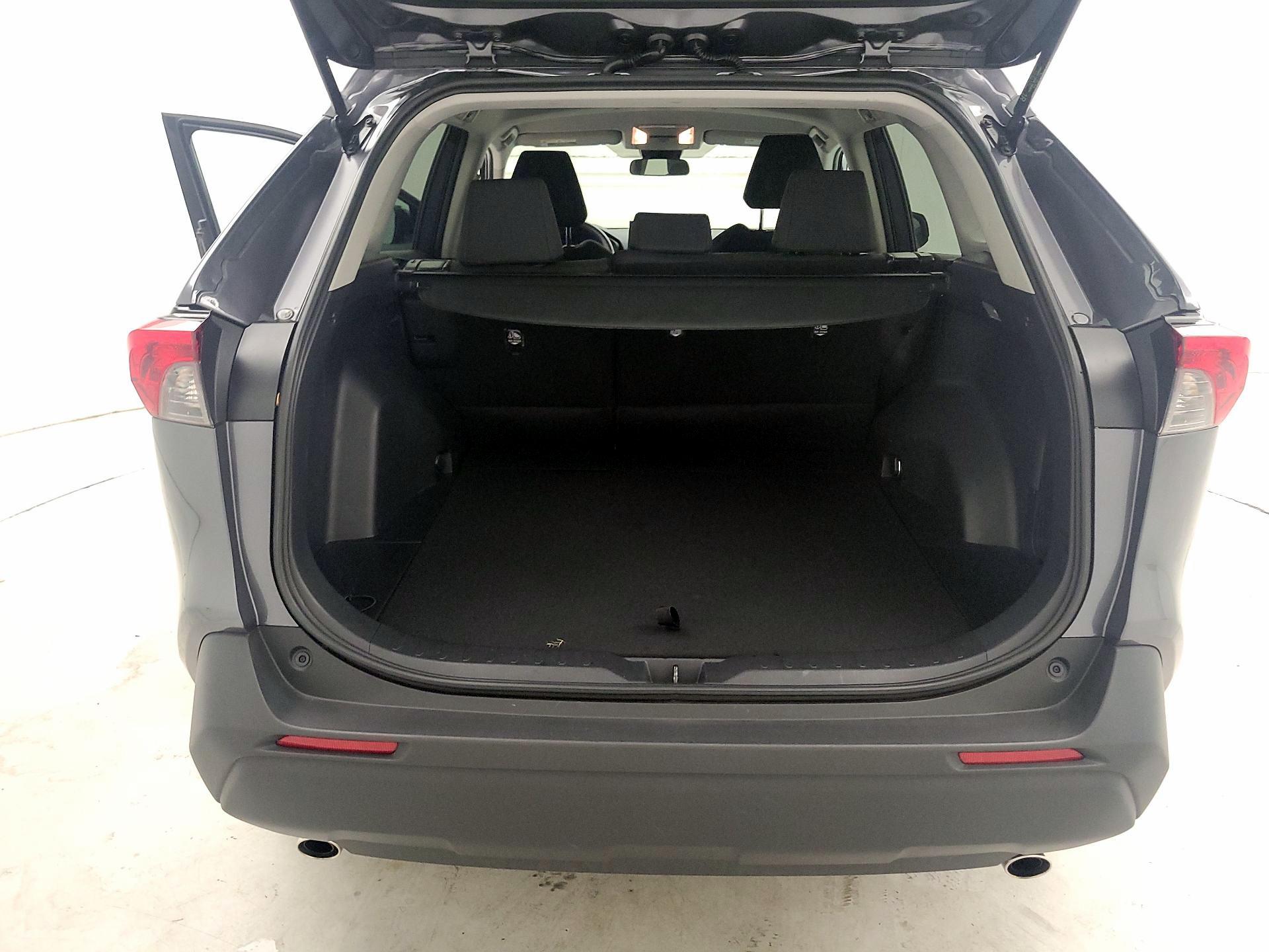 Thumbnail: 2021 Toyota RAV4 - 18