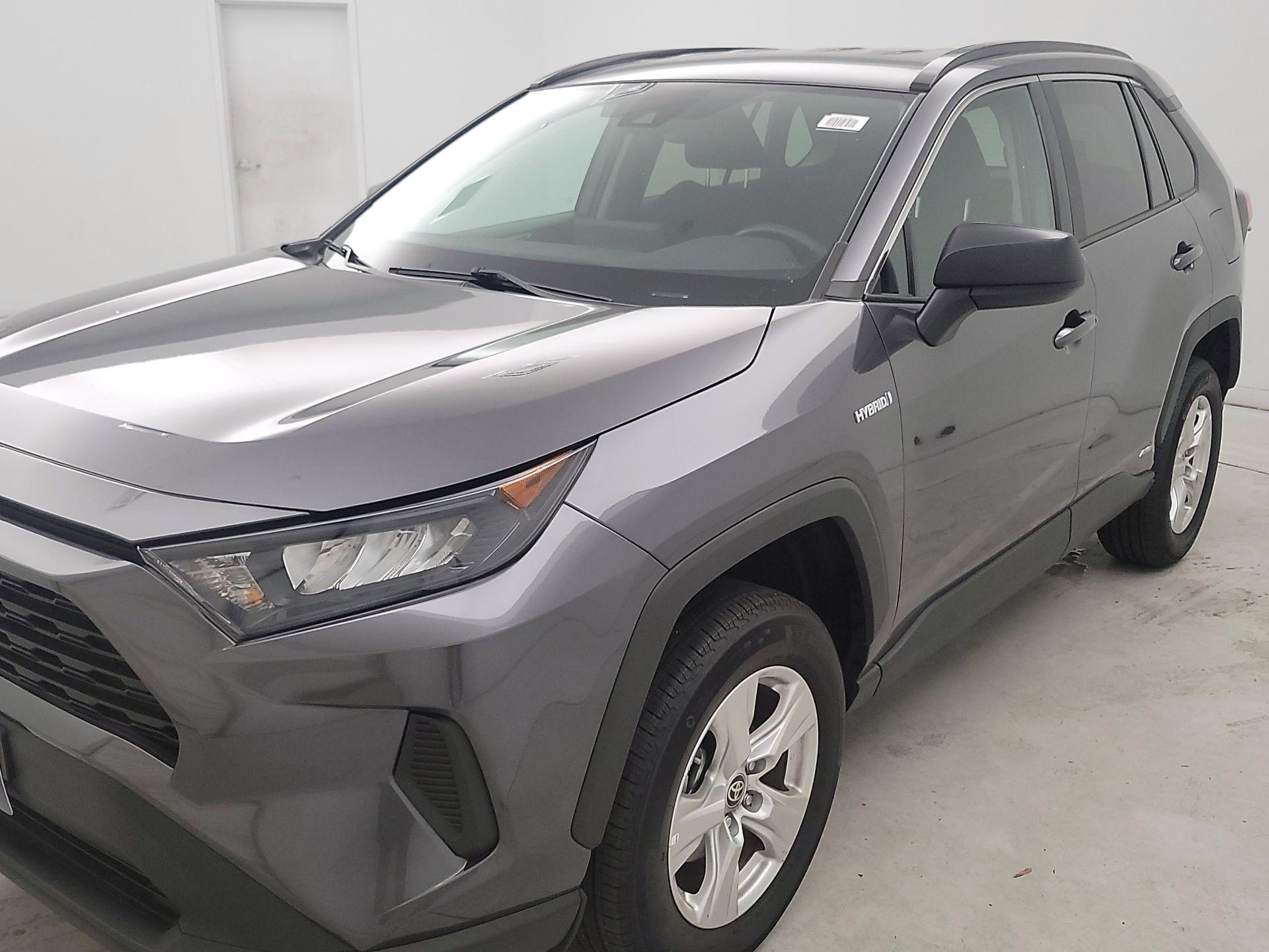 Thumbnail: 2021 Toyota RAV4 - 3