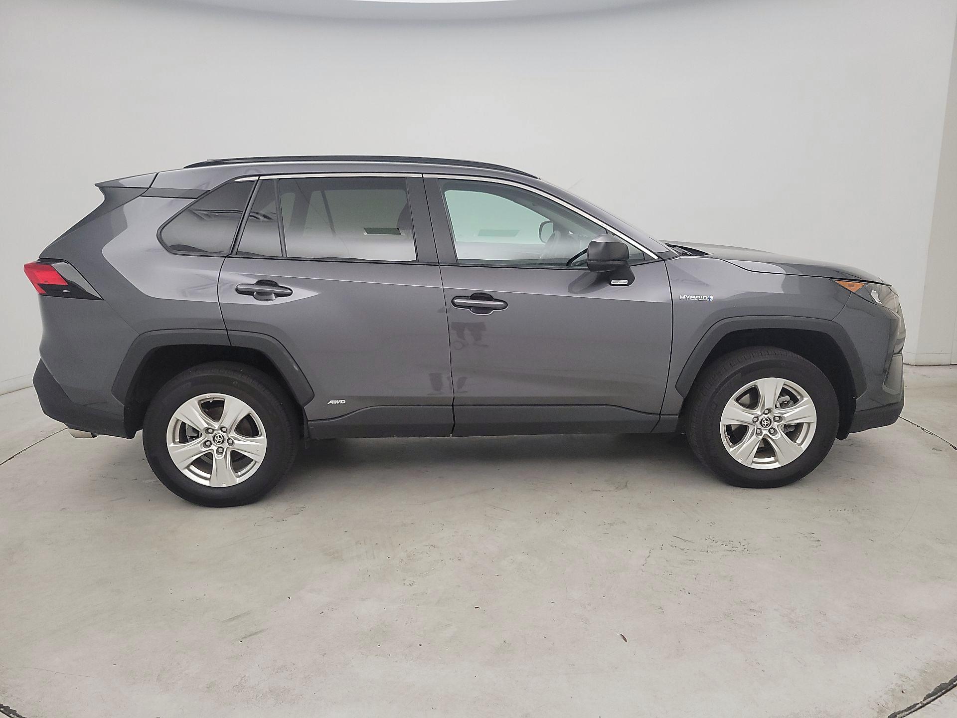 Thumbnail: 2021 Toyota RAV4 - 4