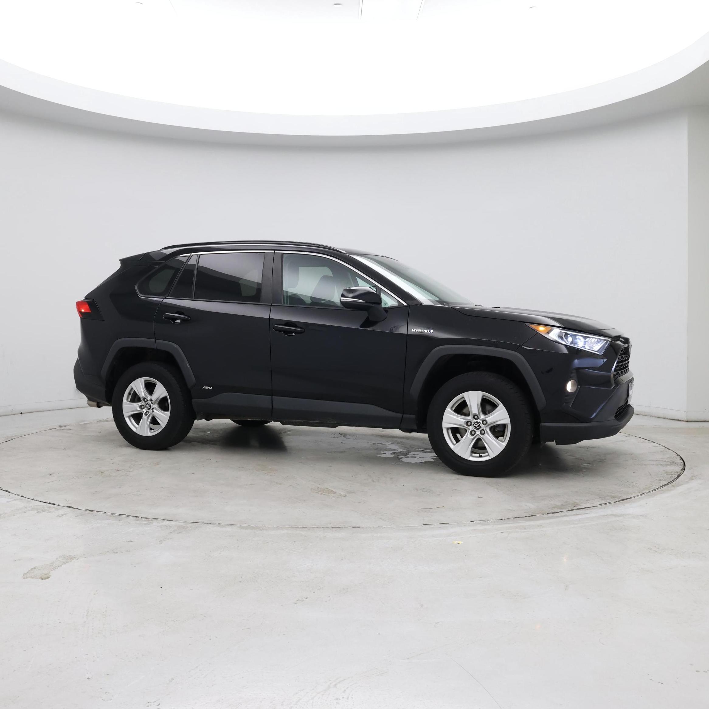 Thumbnail: 2021 Toyota RAV4 - 7