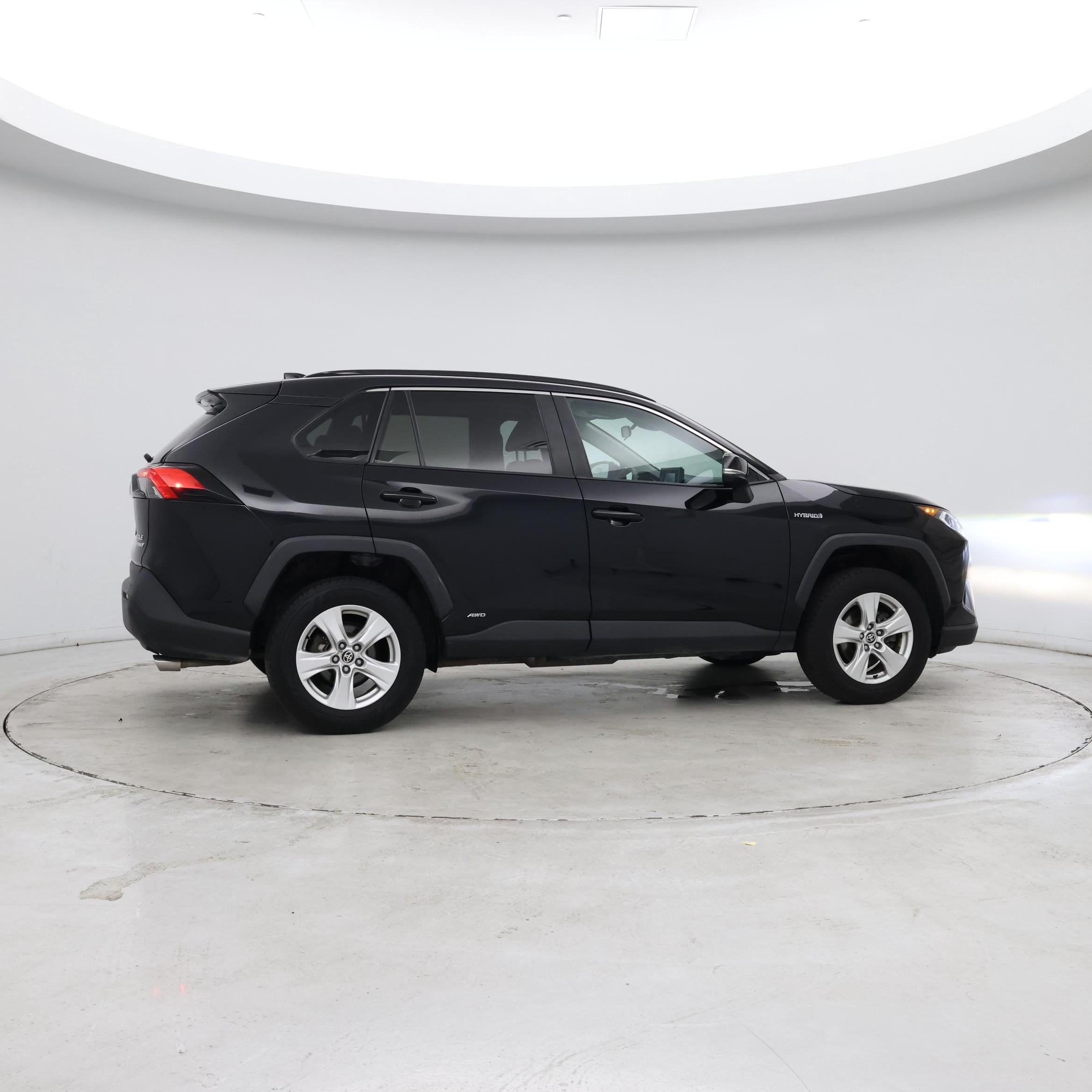 Thumbnail: 2021 Toyota RAV4 - 8