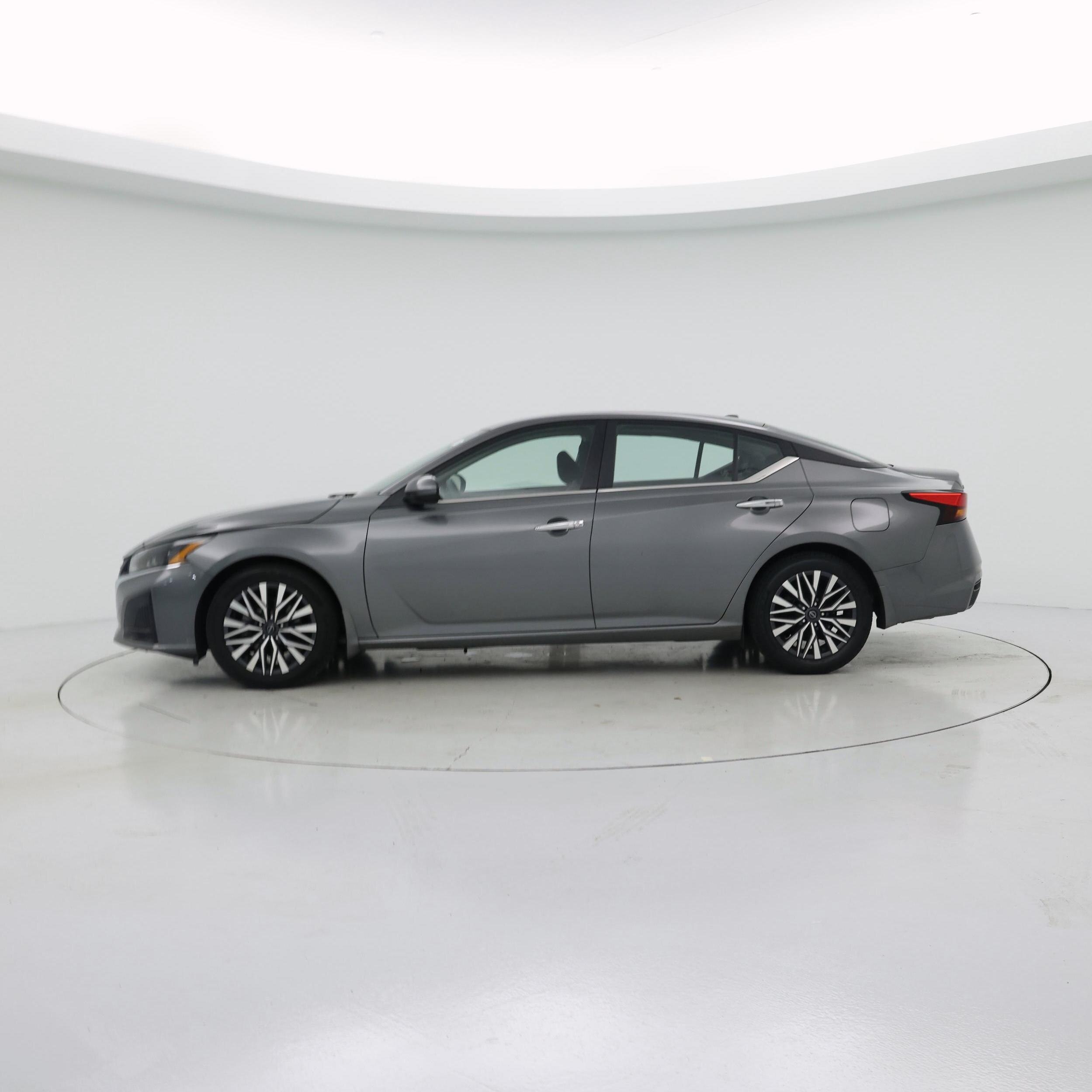 Thumbnail: 2023 Nissan Altima - 3