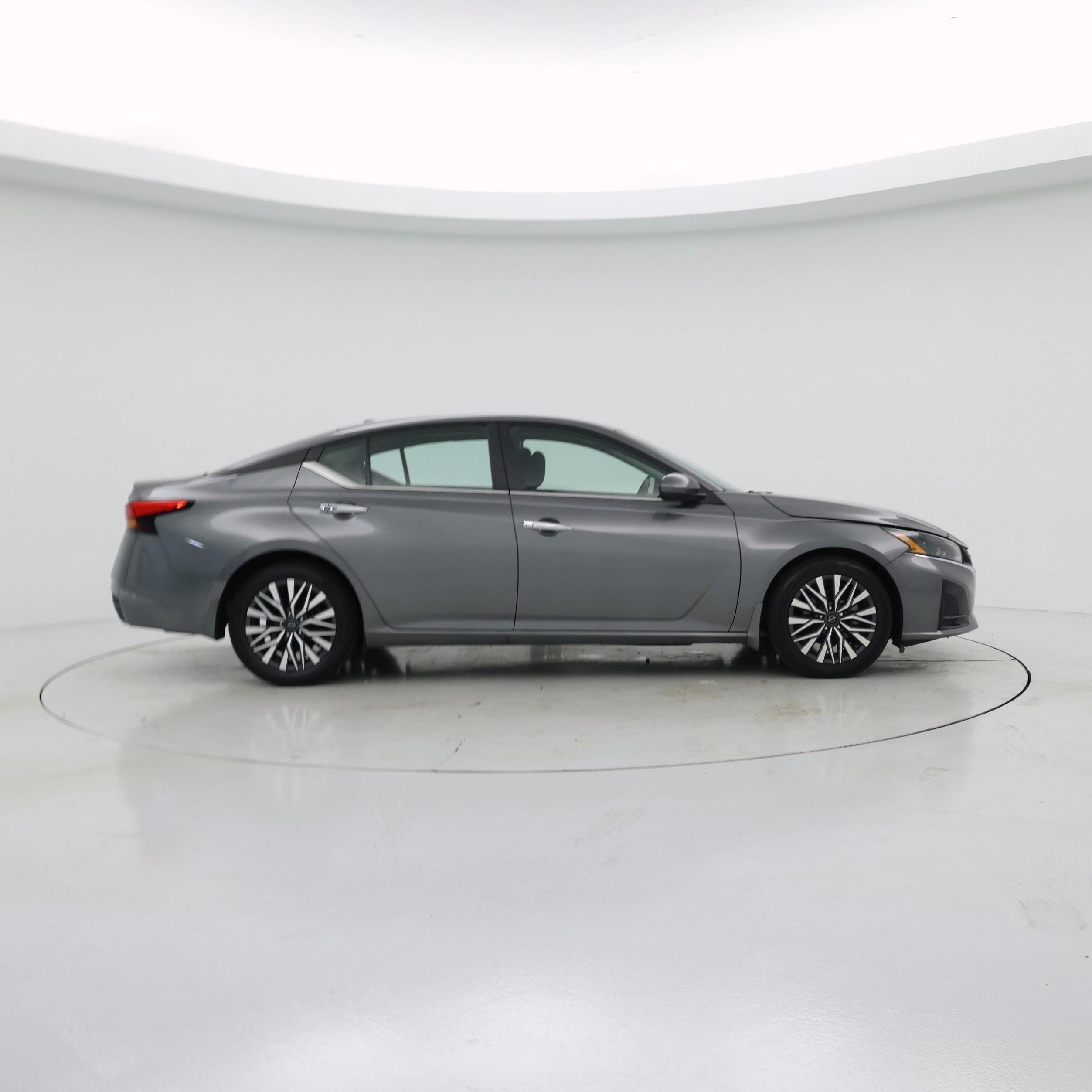 Thumbnail: 2023 Nissan Altima - 7