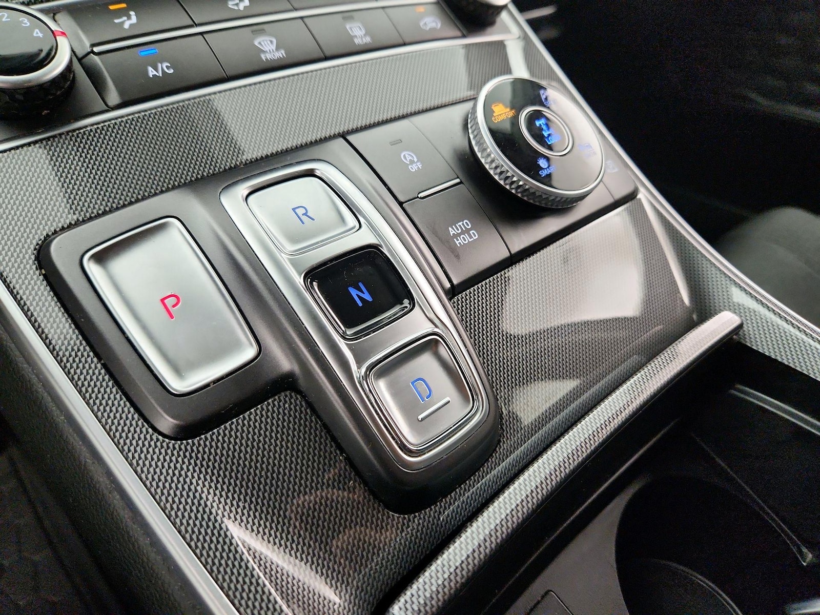2023 Hyundai Santa Fe SE - Photo 18
