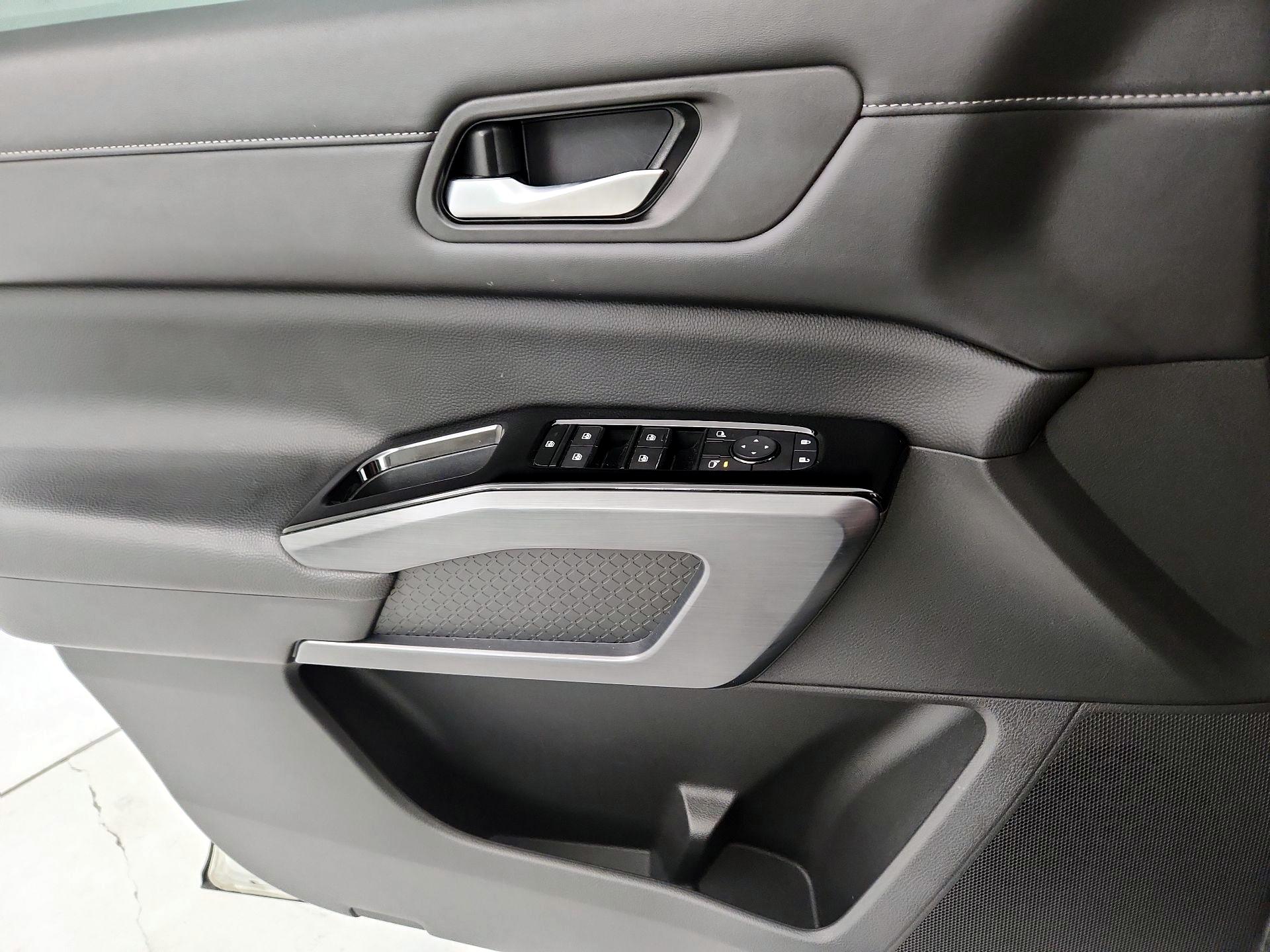 Thumbnail: 2024 Nissan Pathfinder - 12
