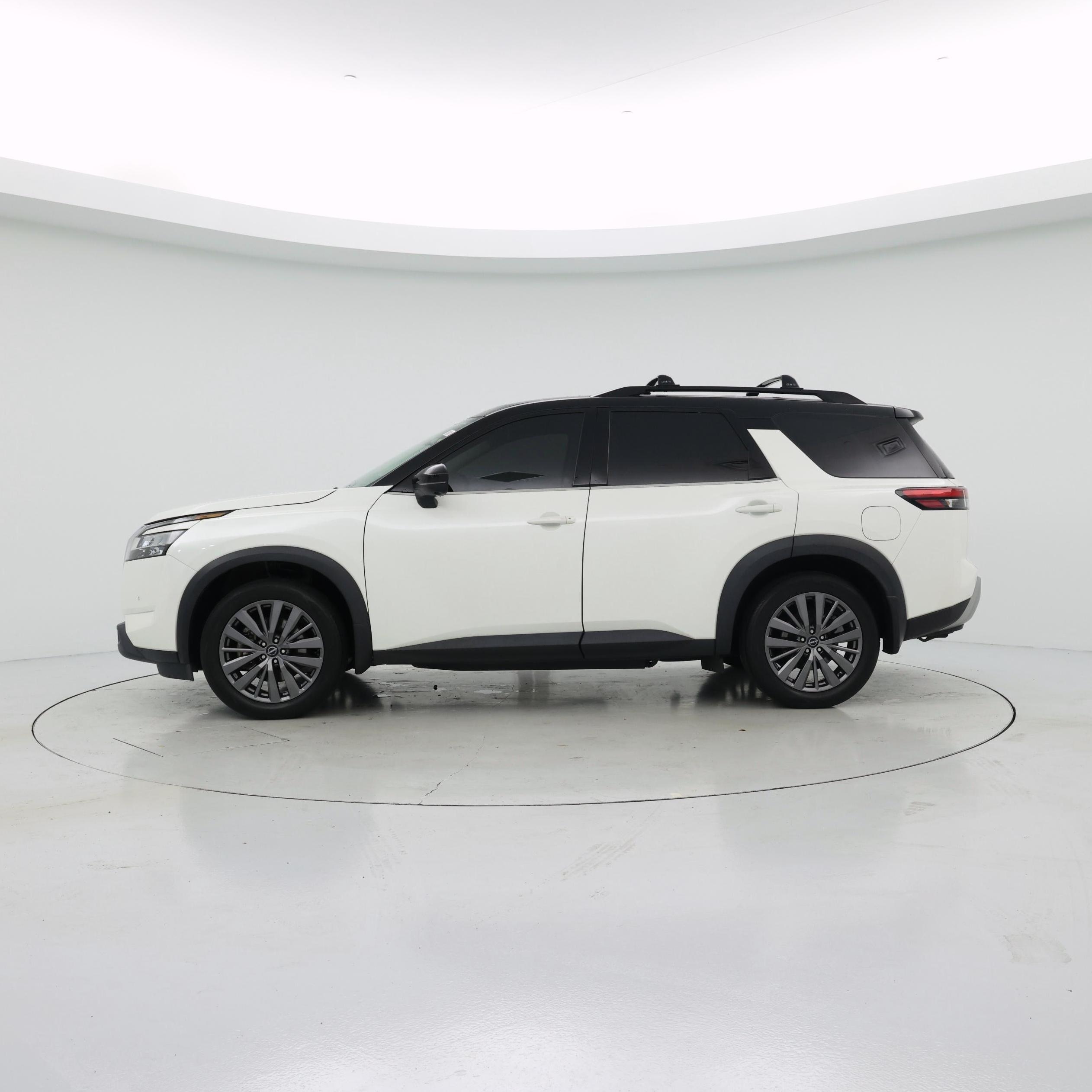 Thumbnail: 2024 Nissan Pathfinder - 3