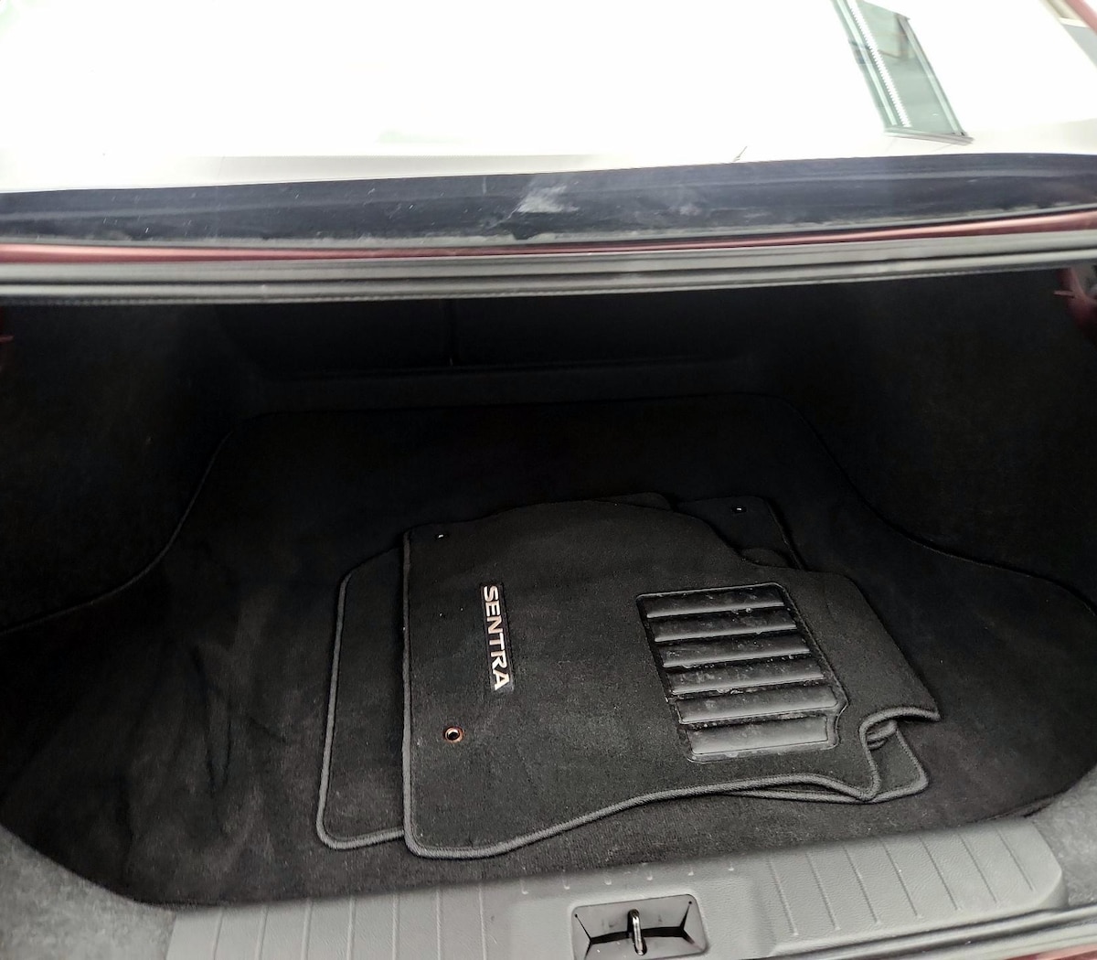 Trunk/Cargo (Seats Up)