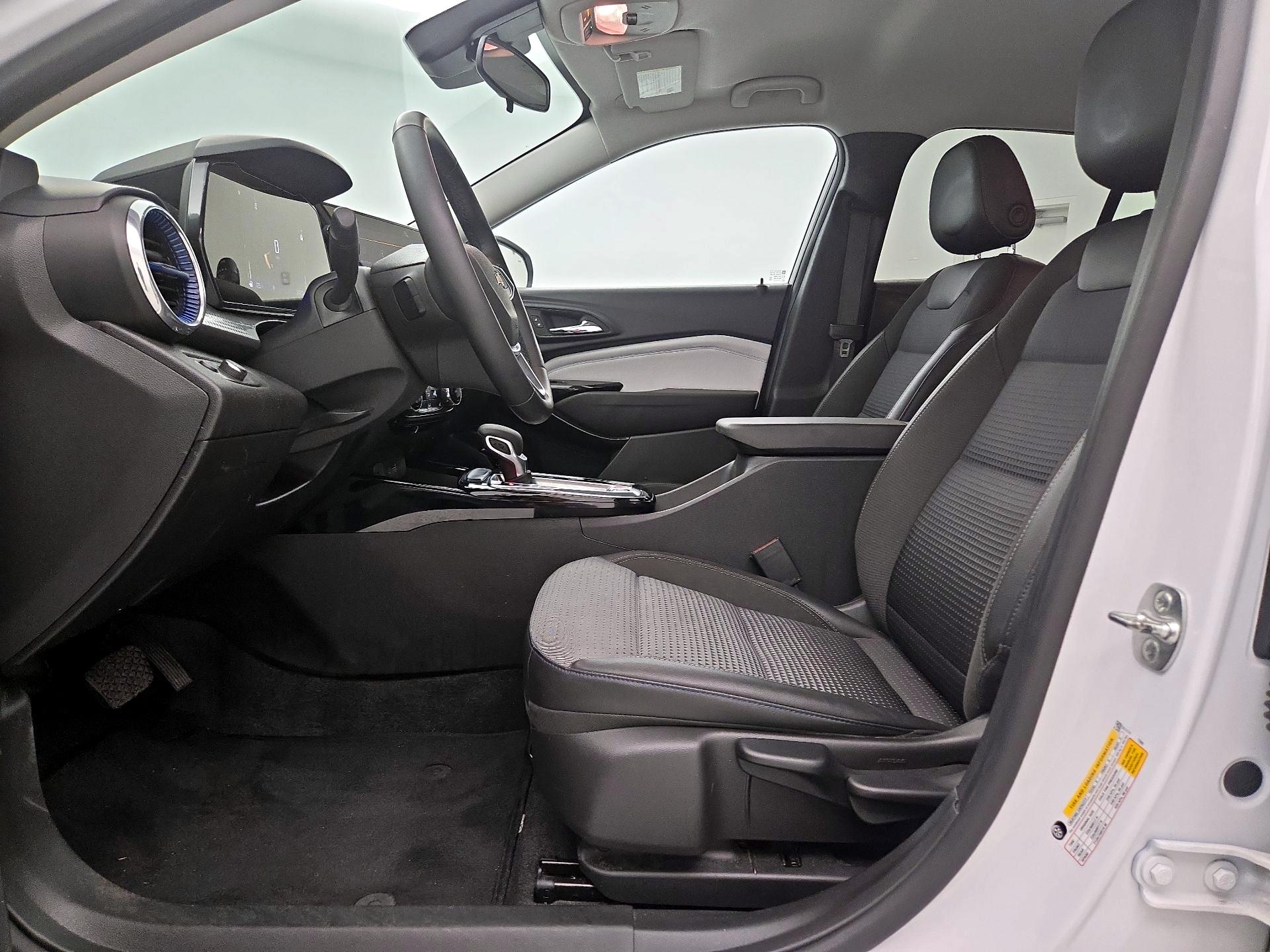 Thumbnail: 2024 Chevrolet Trax - 11