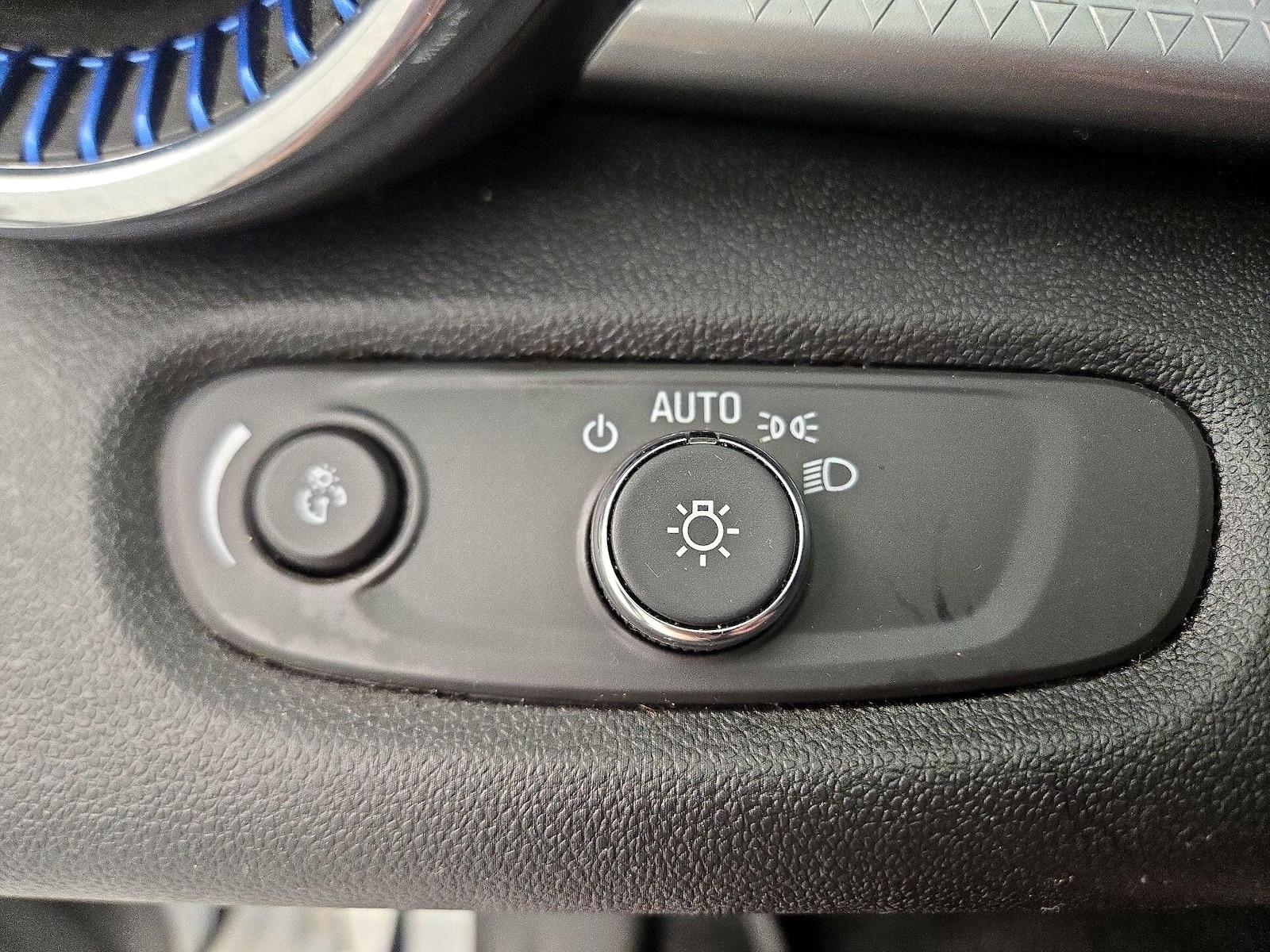 2024 Chevrolet Trax LT - Photo 14