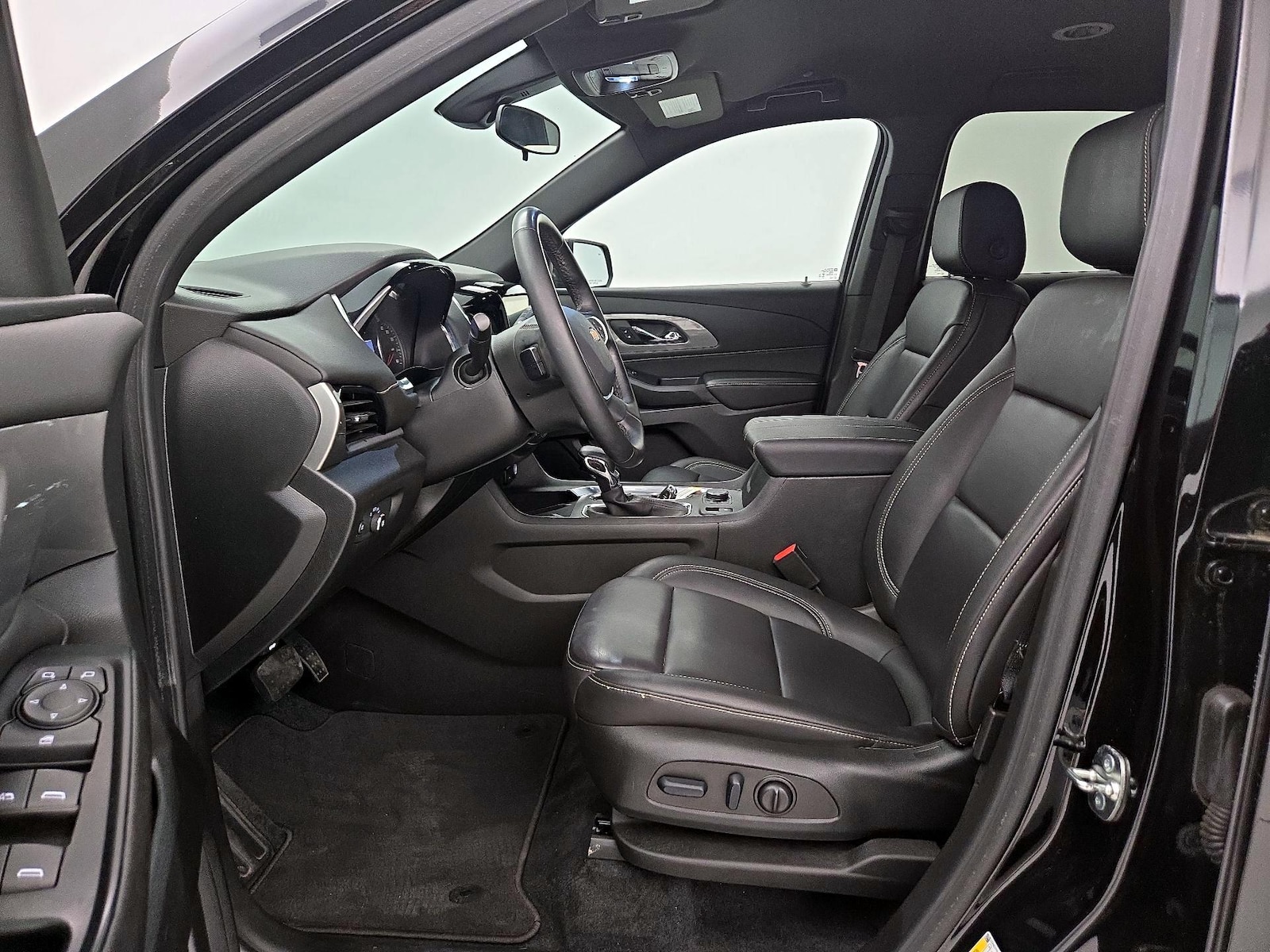 2023 Chevrolet Traverse 3LT - Photo 12