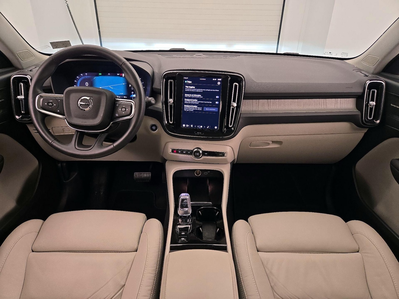2023 Volvo XC40