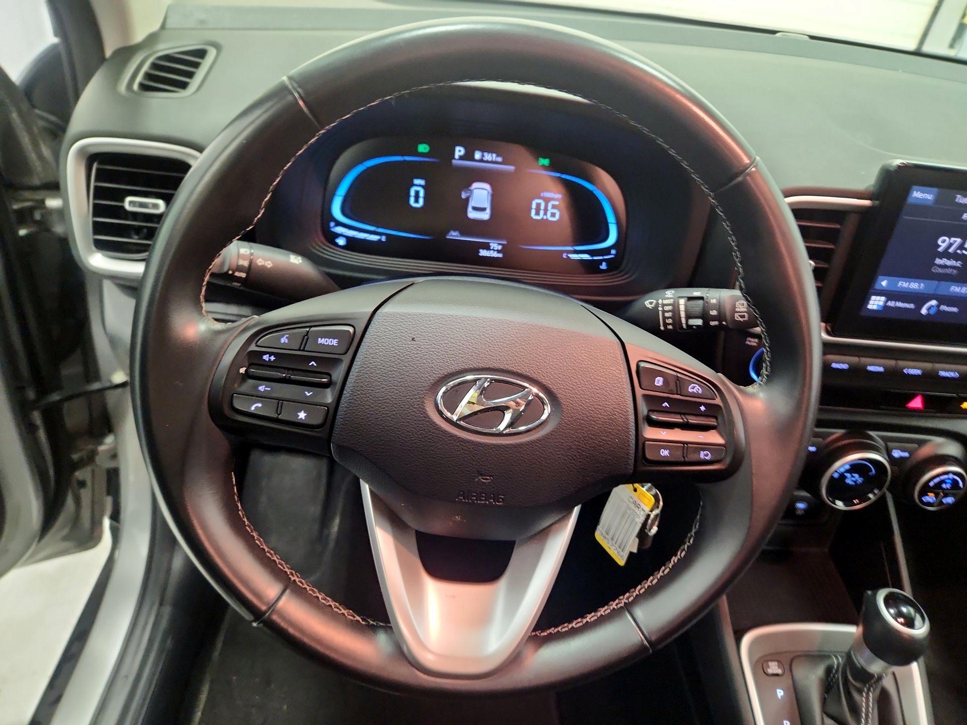 Thumbnail: 2023 Hyundai Venue - 10