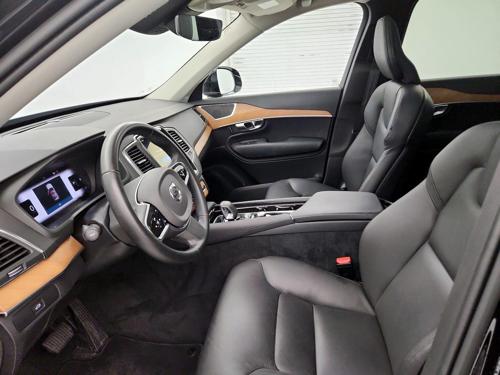 2024 Volvo XC90 Core - Photo 12