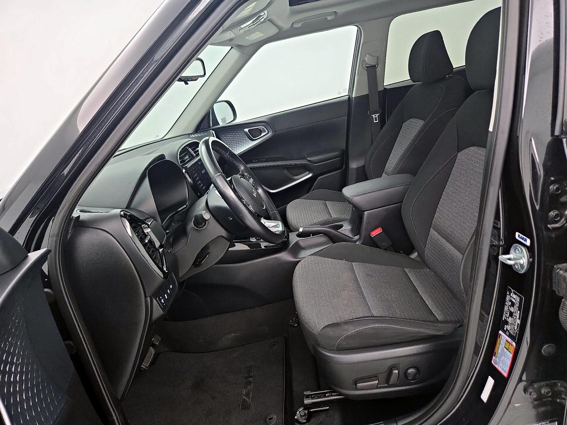 Thumbnail: 2023 Kia Soul - 11