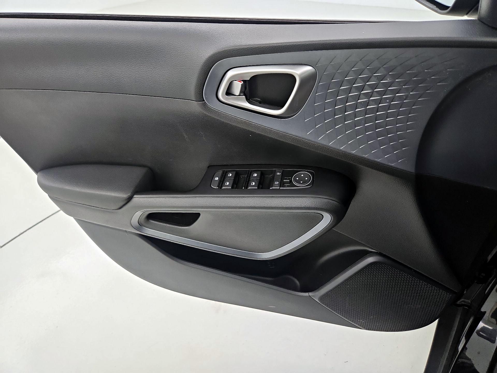 Thumbnail: 2023 Kia Soul - 12