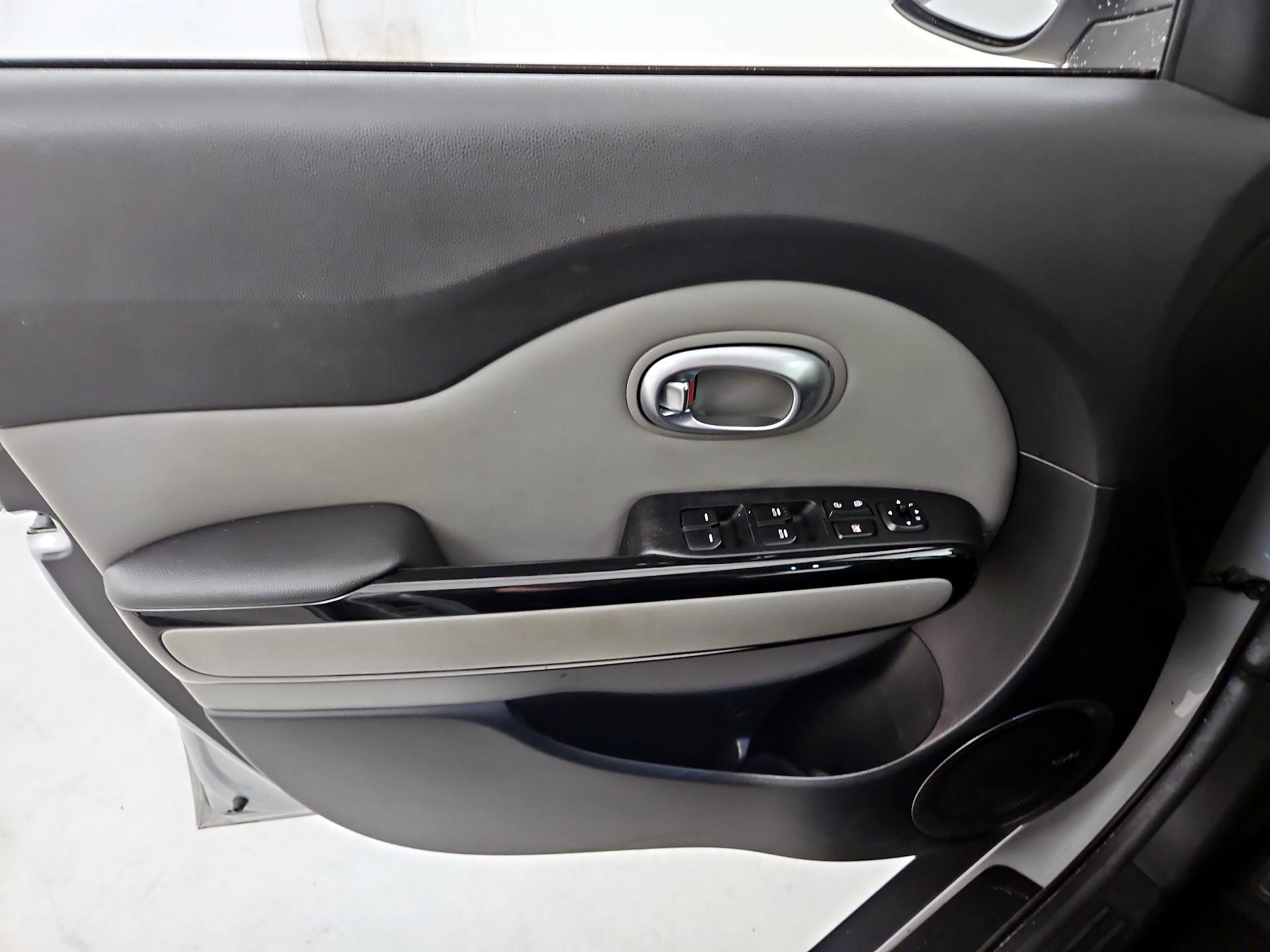 Thumbnail: 2016 Kia Soul - 12