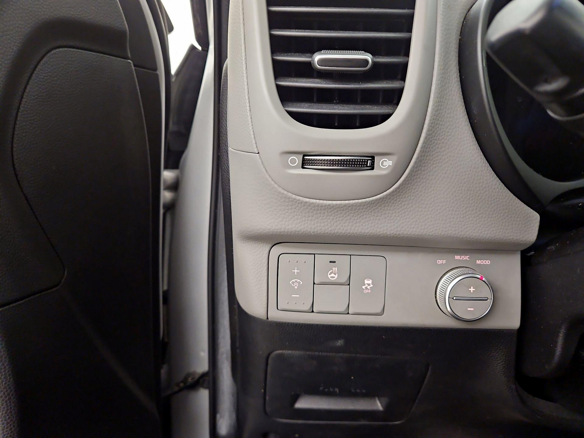 Thumbnail: 2016 Kia Soul - 13