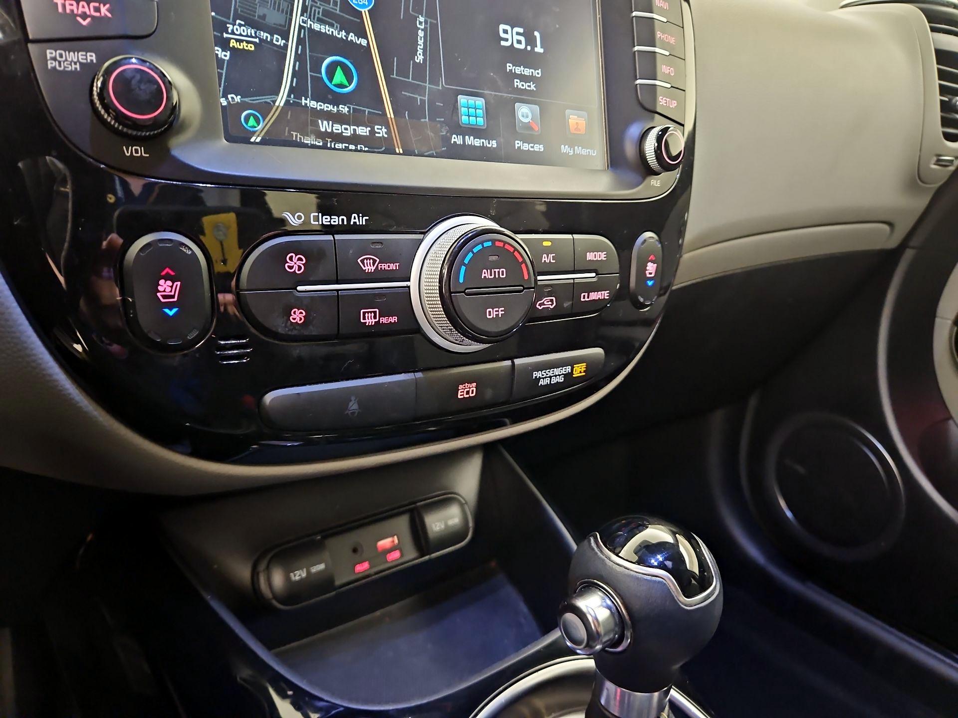 Thumbnail: 2016 Kia Soul - 17