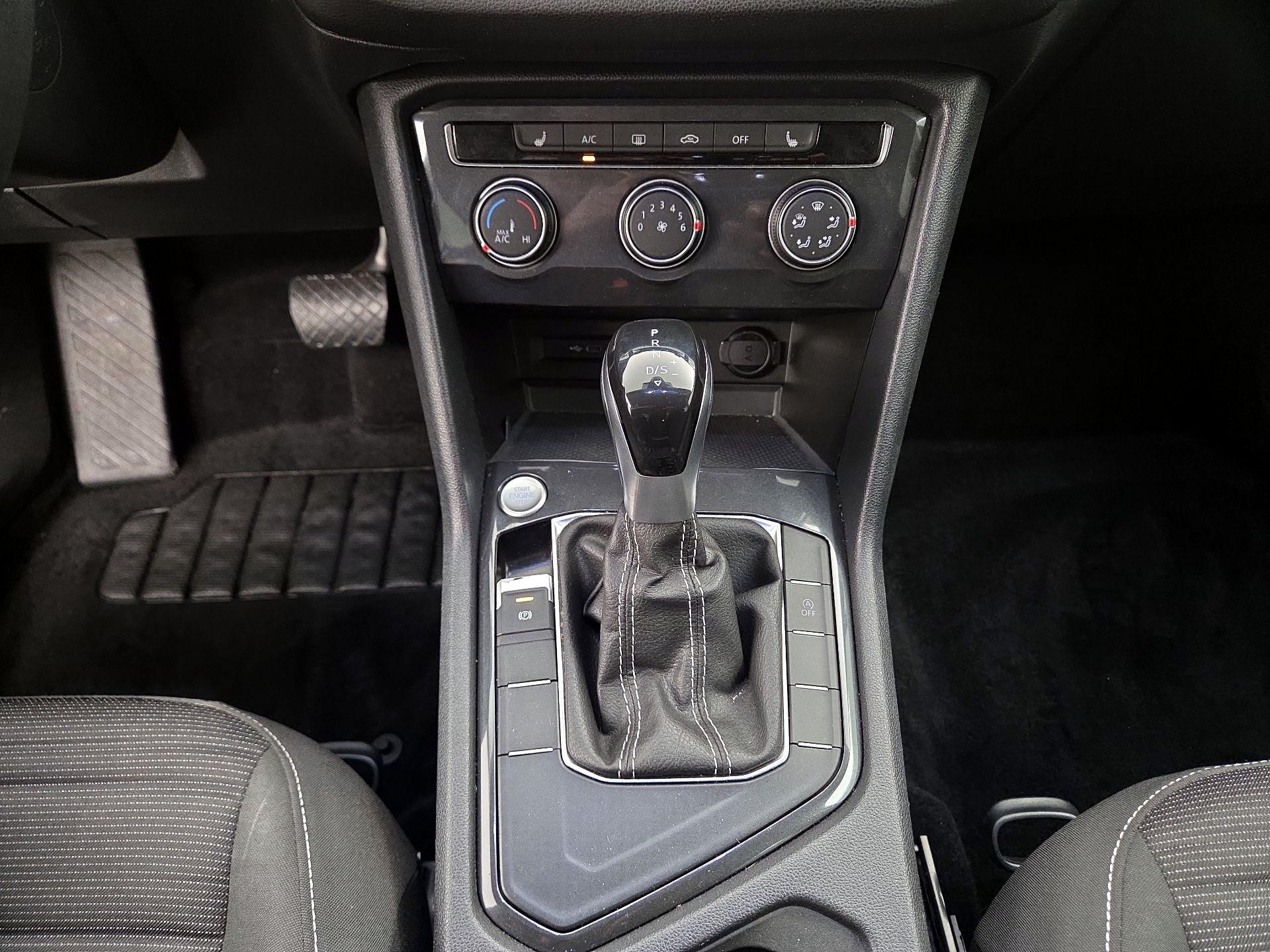 Thumbnail: 2023 Volkswagen Tiguan - 17