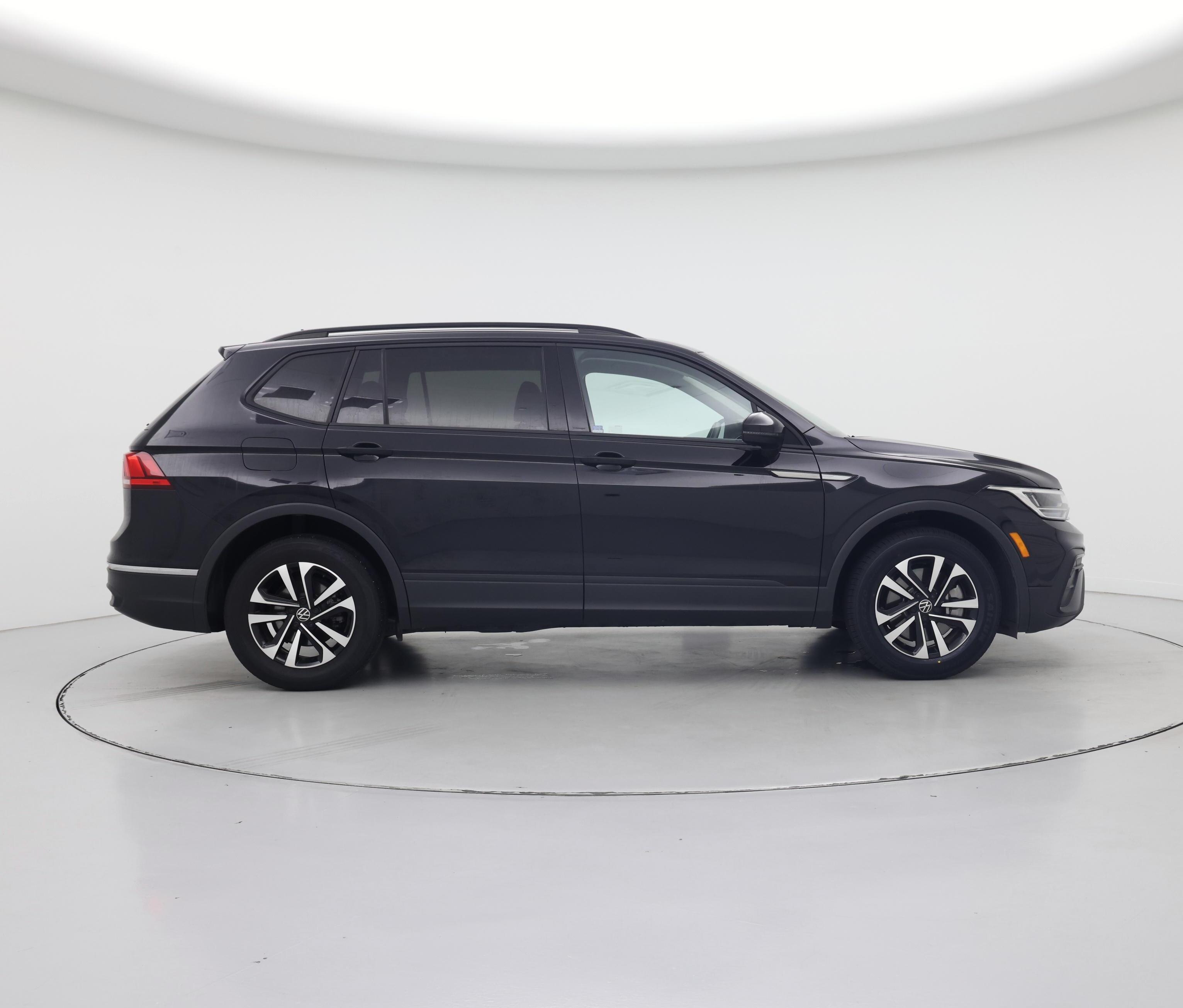 Thumbnail: 2023 Volkswagen Tiguan - 7