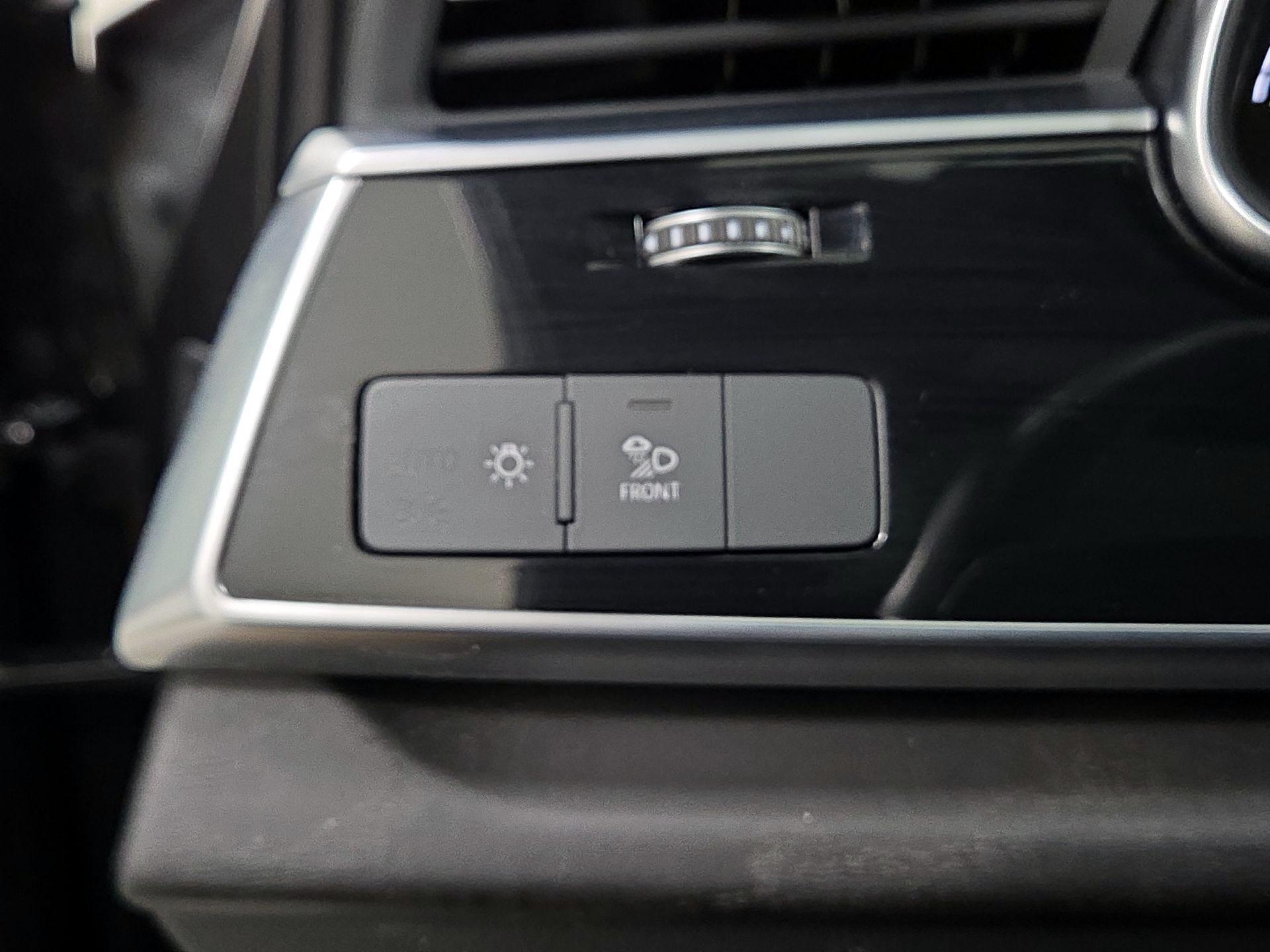 Thumbnail: 2023 Audi Q7 - 13