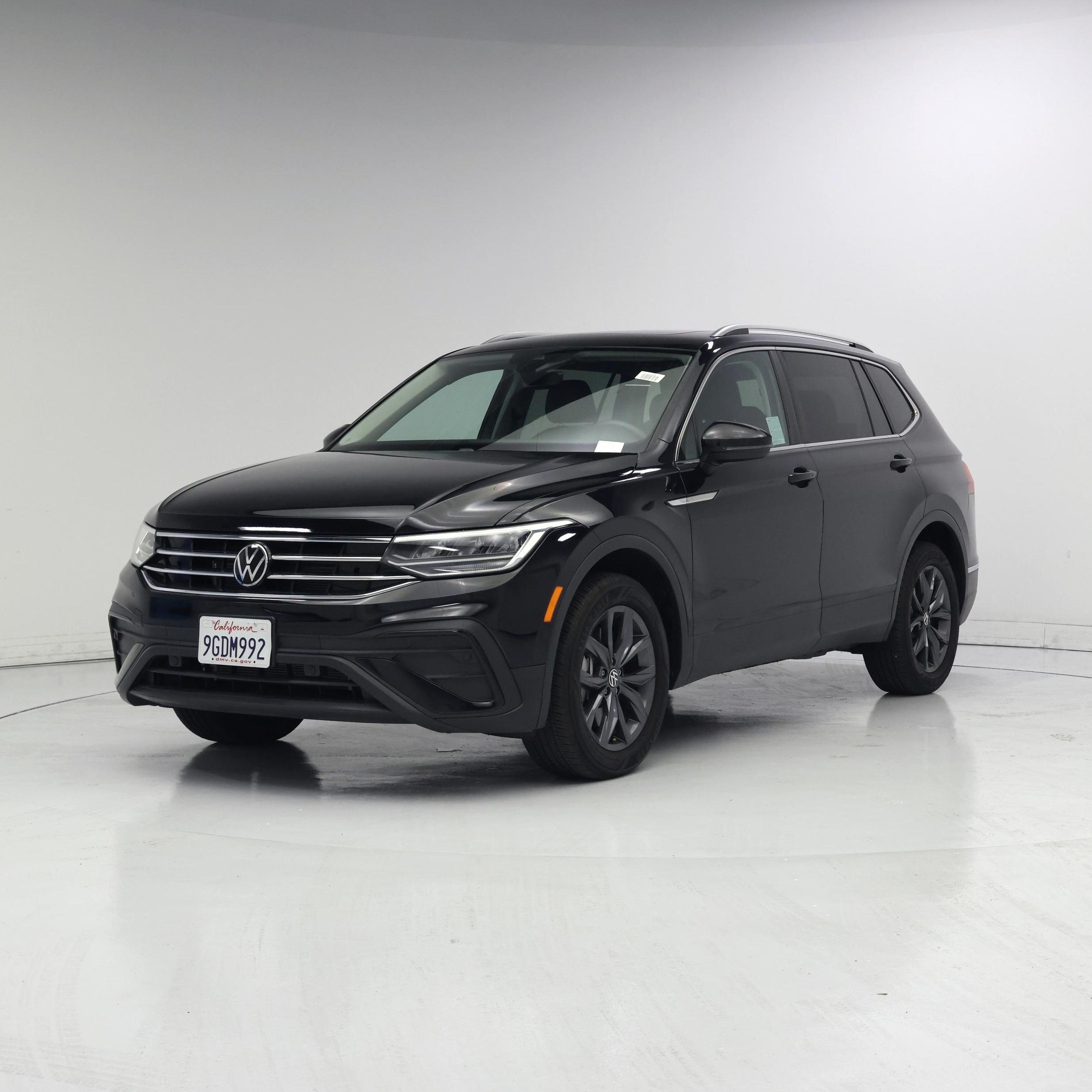 Thumbnail: 2023 Volkswagen Tiguan - 4