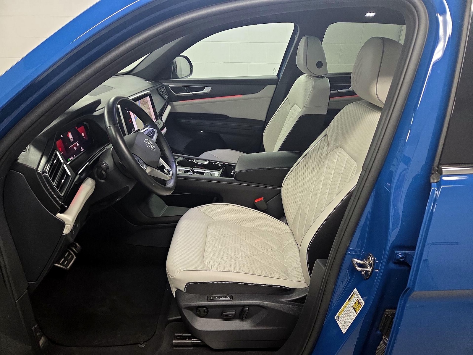 2025 Volkswagen Atlas Cross Sport SEL Premium R-LINE - Photo 12