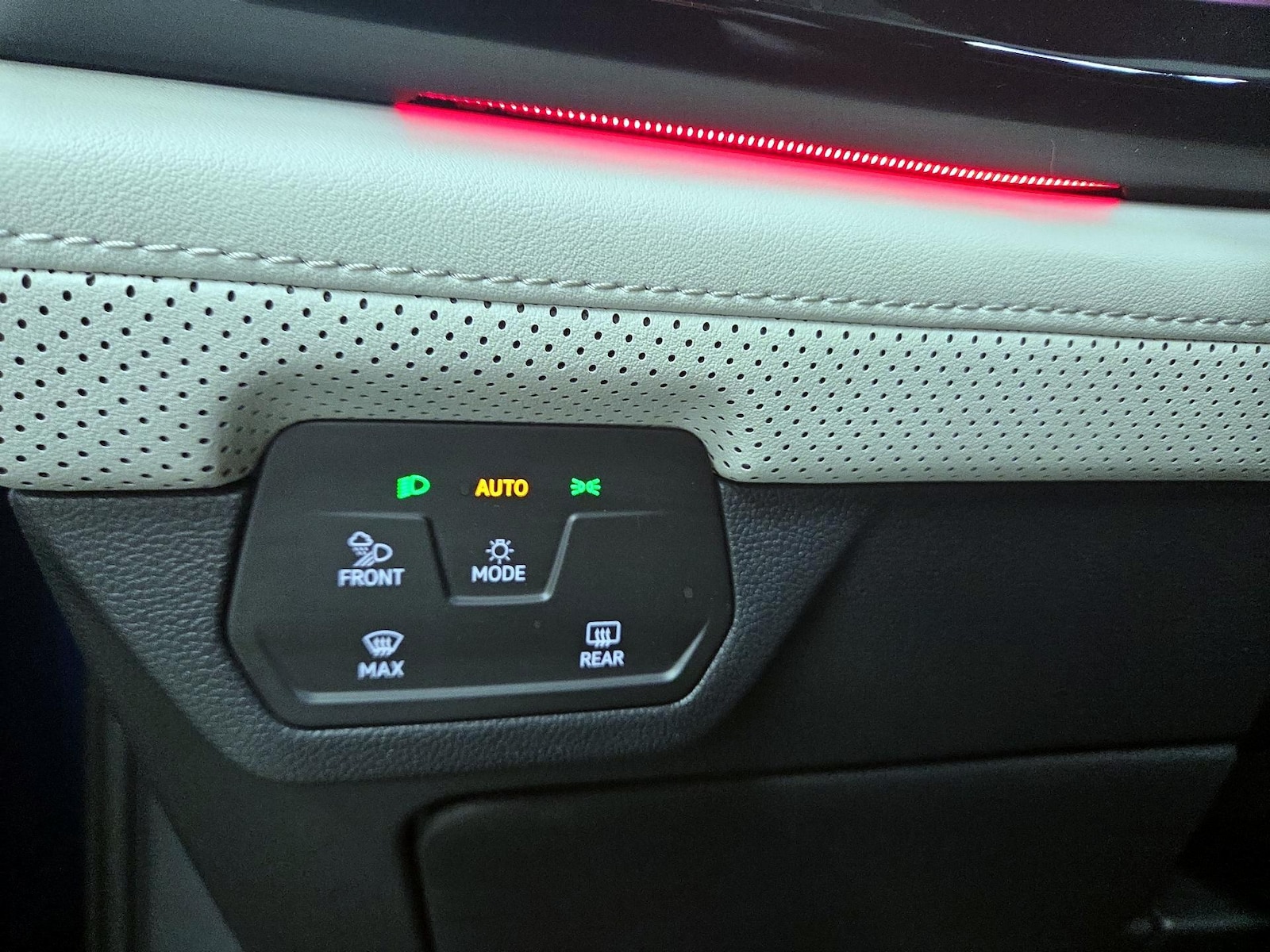2025 Volkswagen Atlas Cross Sport SEL Premium R-LINE - Photo 14
