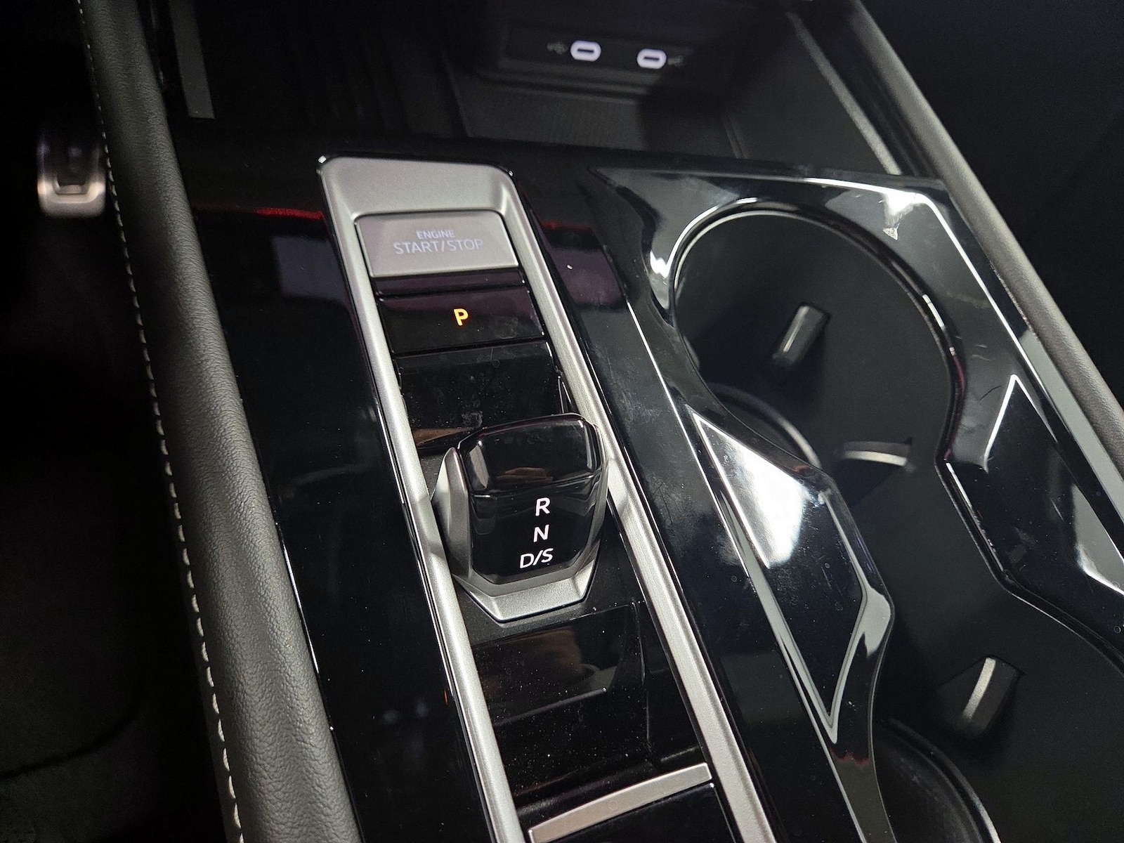 2025 Volkswagen Atlas Cross Sport SEL Premium R-LINE - Photo 19