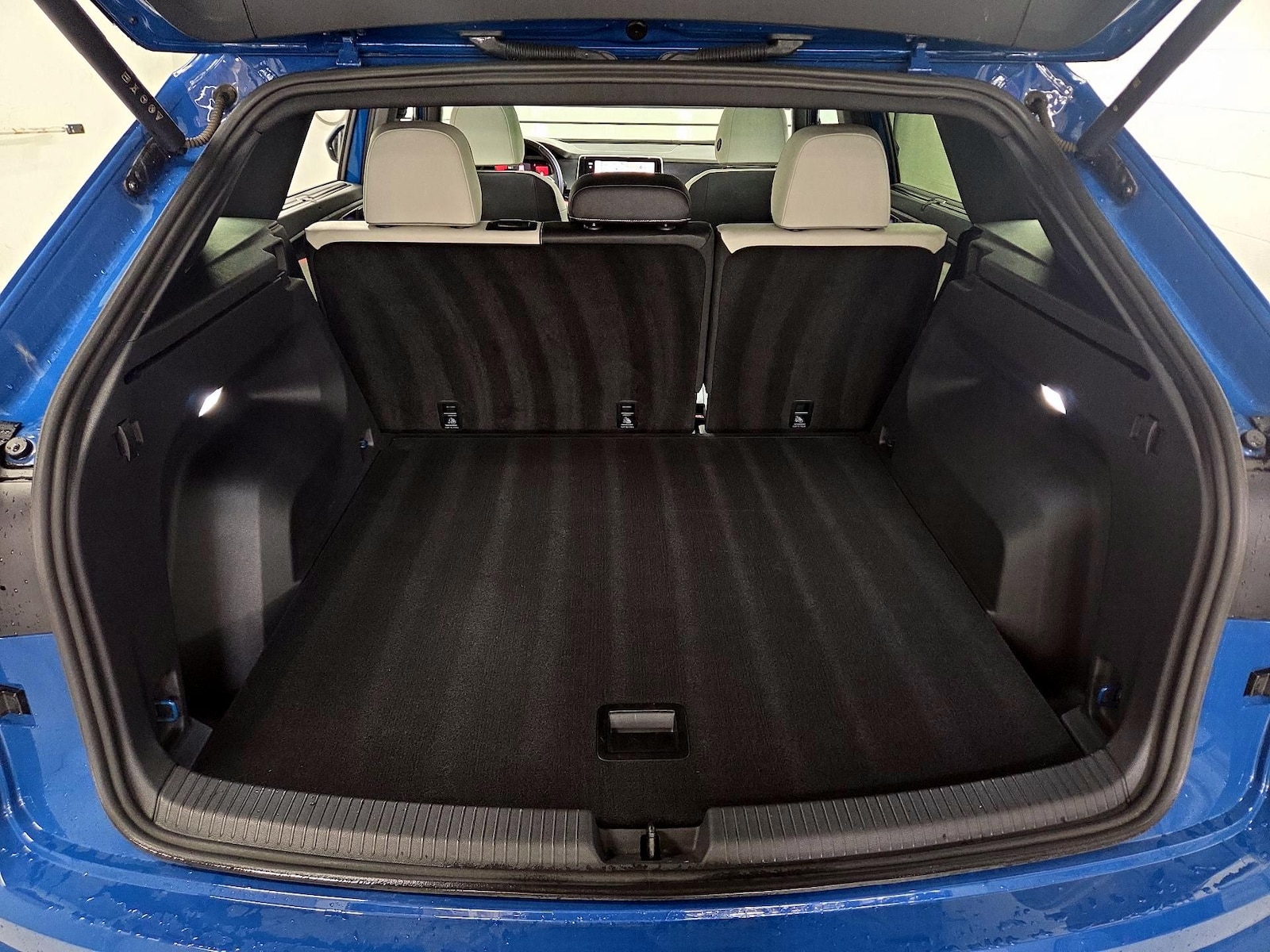2025 Volkswagen Atlas Cross Sport SEL Premium R-LINE - Photo 23