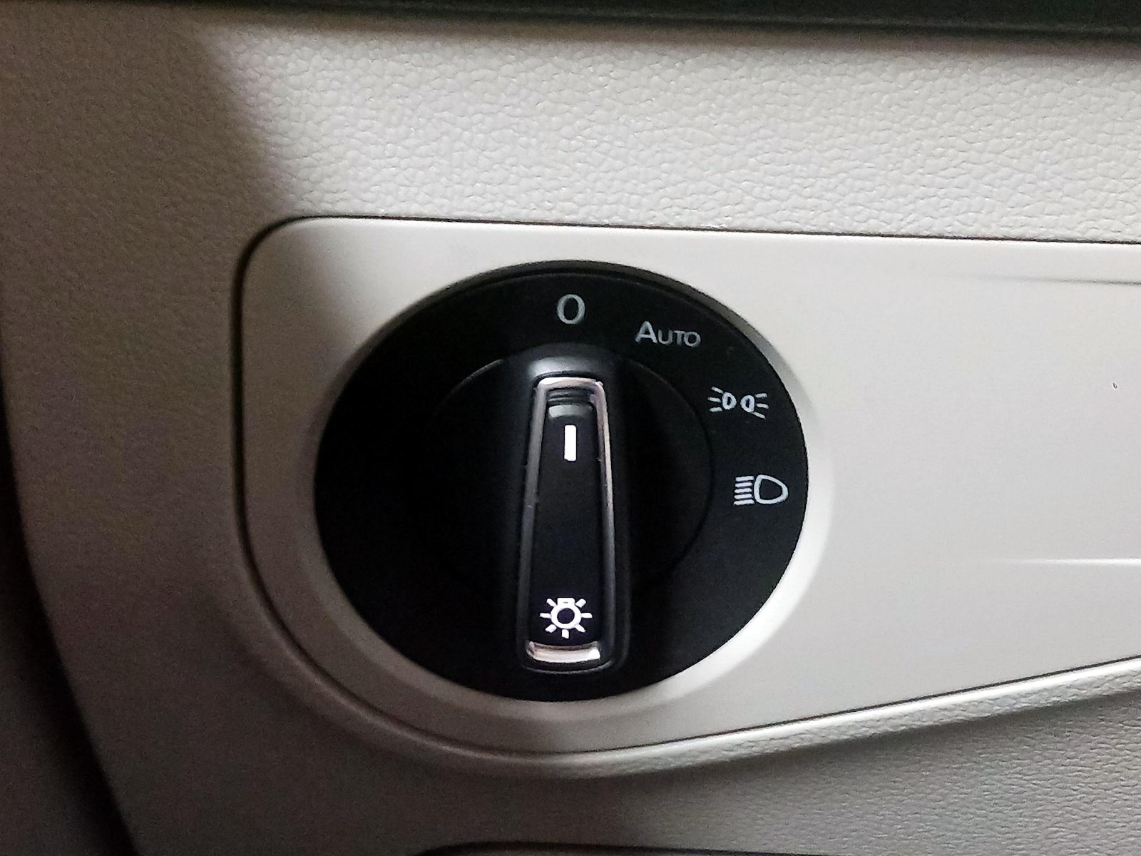2024 Volkswagen Tiguan SE - Photo 14