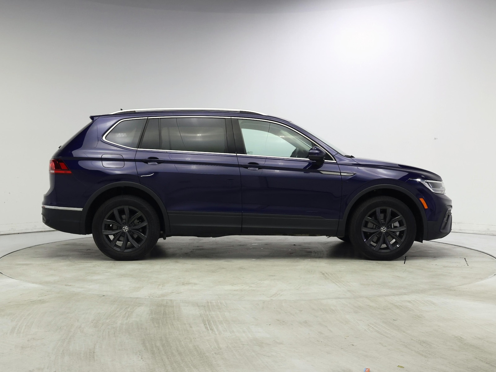 2024 Volkswagen Tiguan SE - Photo 8