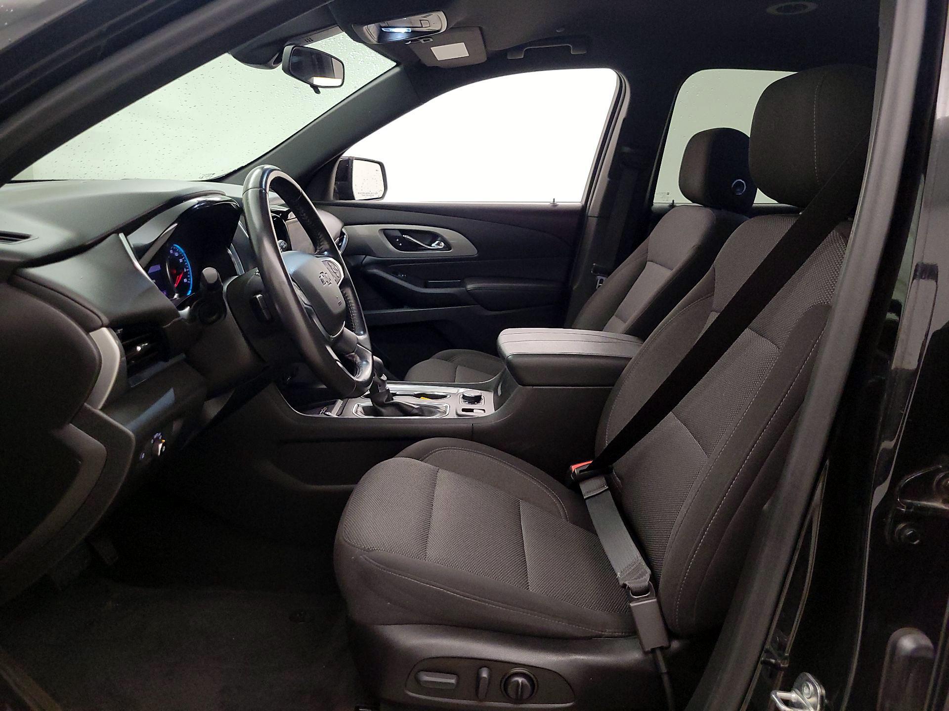 Thumbnail: 2022 Chevrolet Traverse - 11