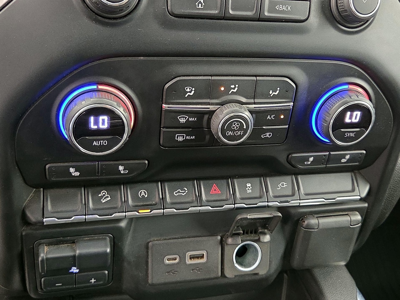 2021 Chevrolet Silverado 1500 RST - Photo 18
