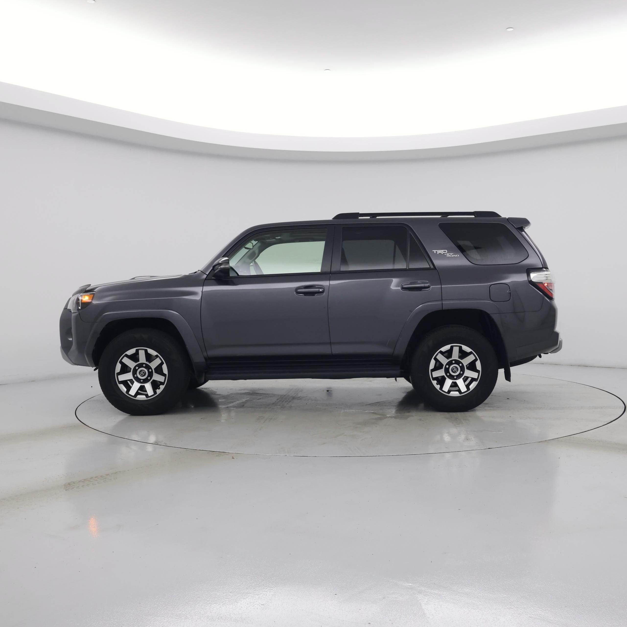 Thumbnail: 2020 Toyota 4Runner - 3