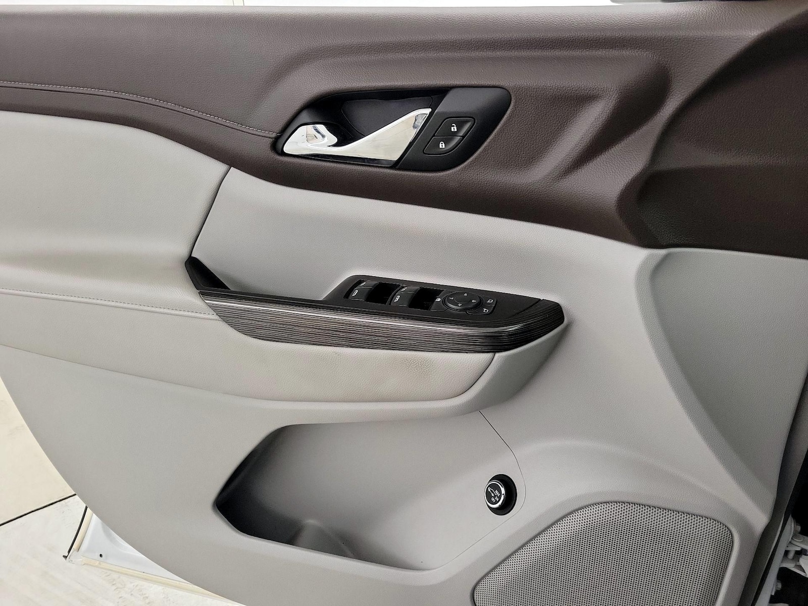2020 GMC Acadia SLT - Photo 13